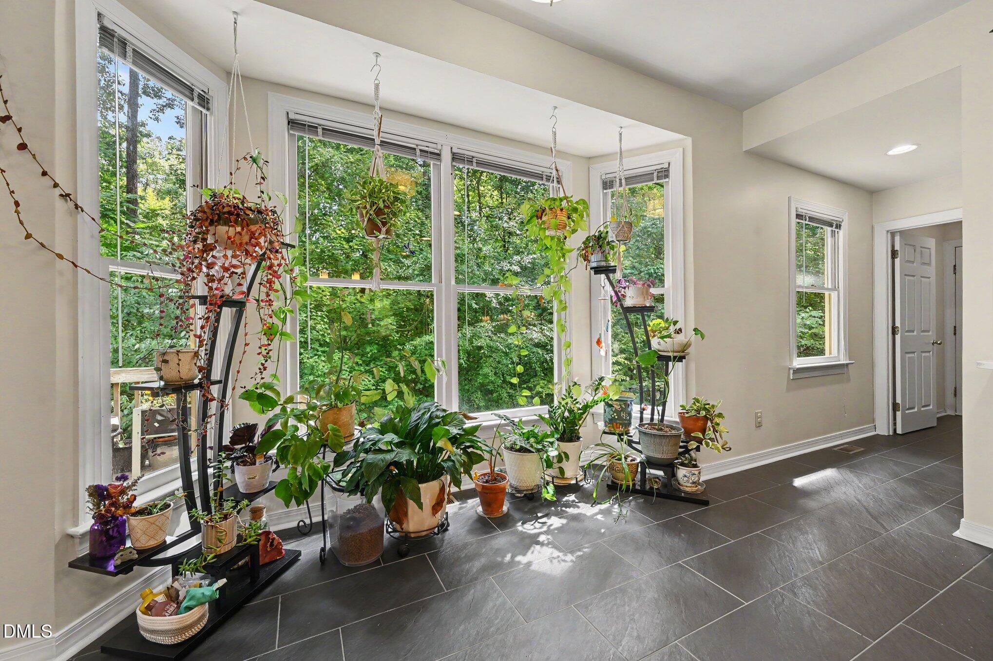5121 Oakbrook Drive Property Photo 6