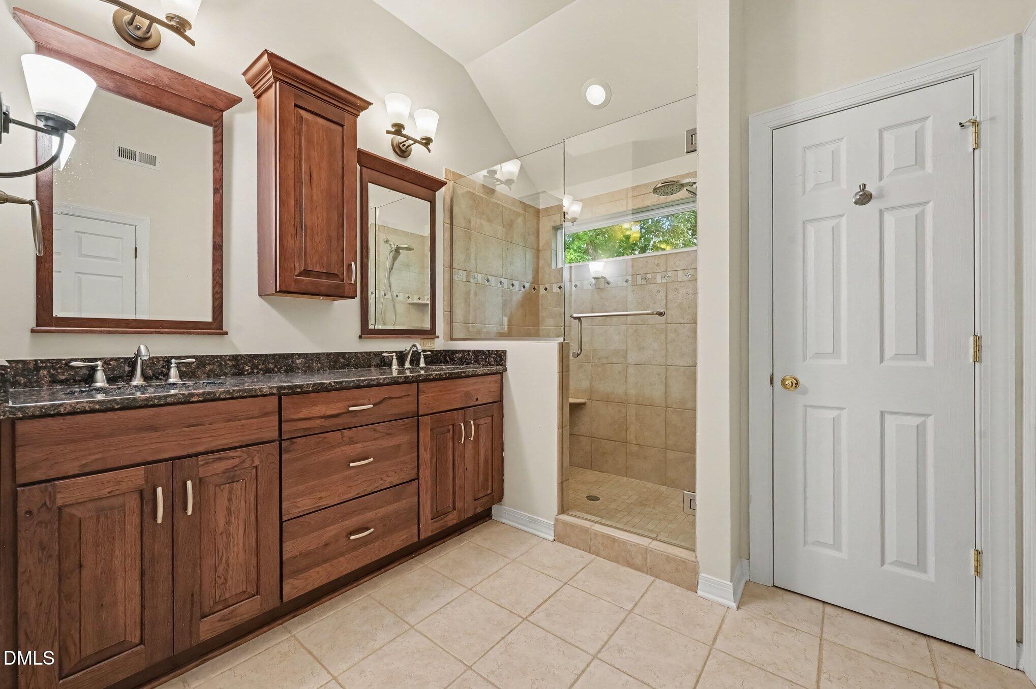 5121 Oakbrook Drive Property Photo 15