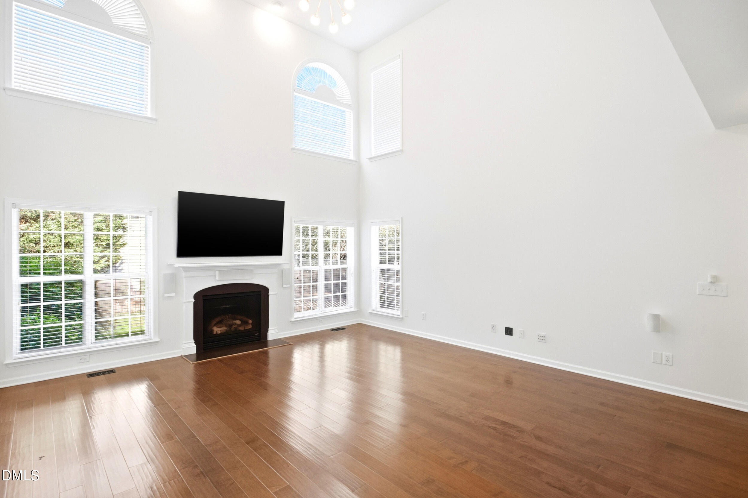 2513 Wyatt Lane Property Photo 16