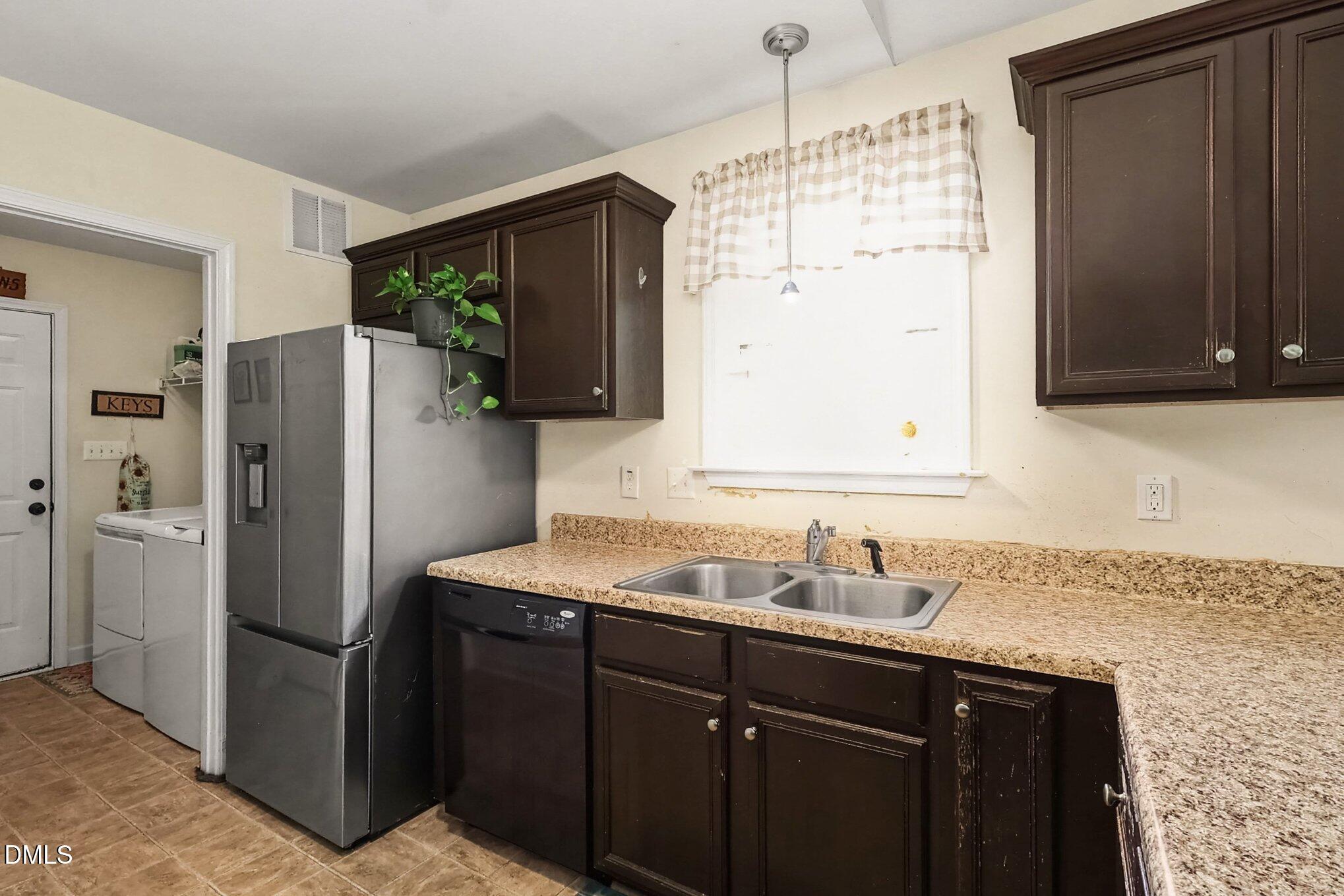 25 Lawrence Court Property Photo 12