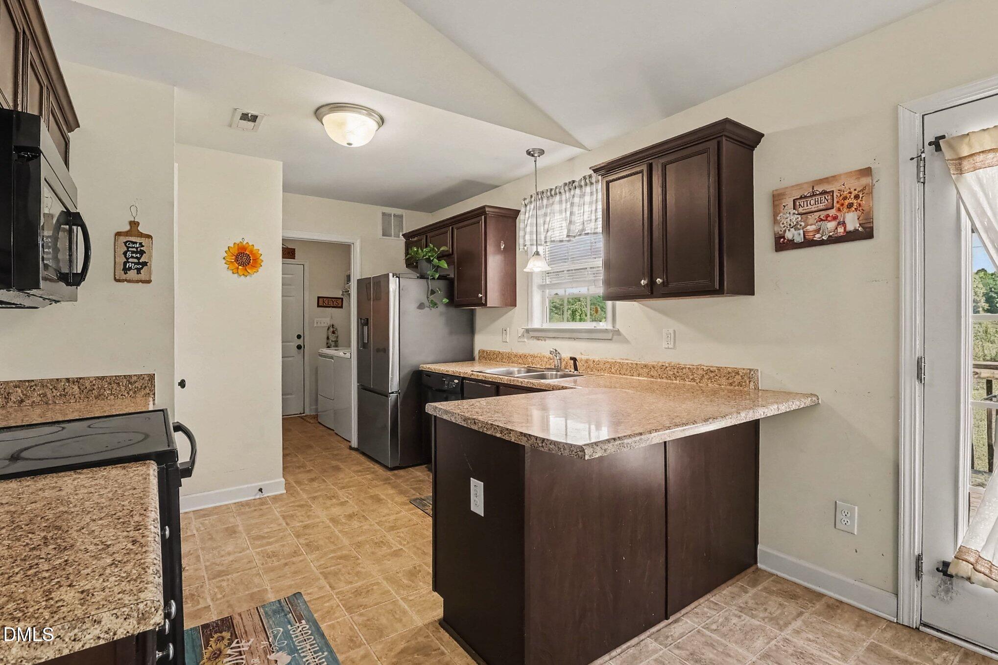 25 Lawrence Court Property Photo 13