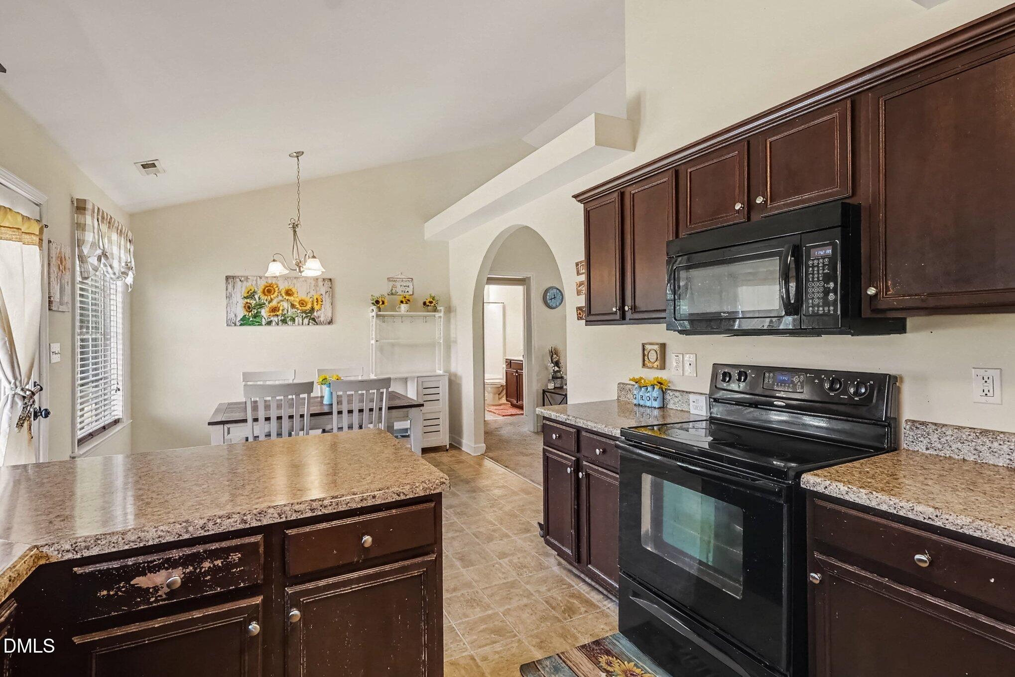25 Lawrence Court Property Photo 14