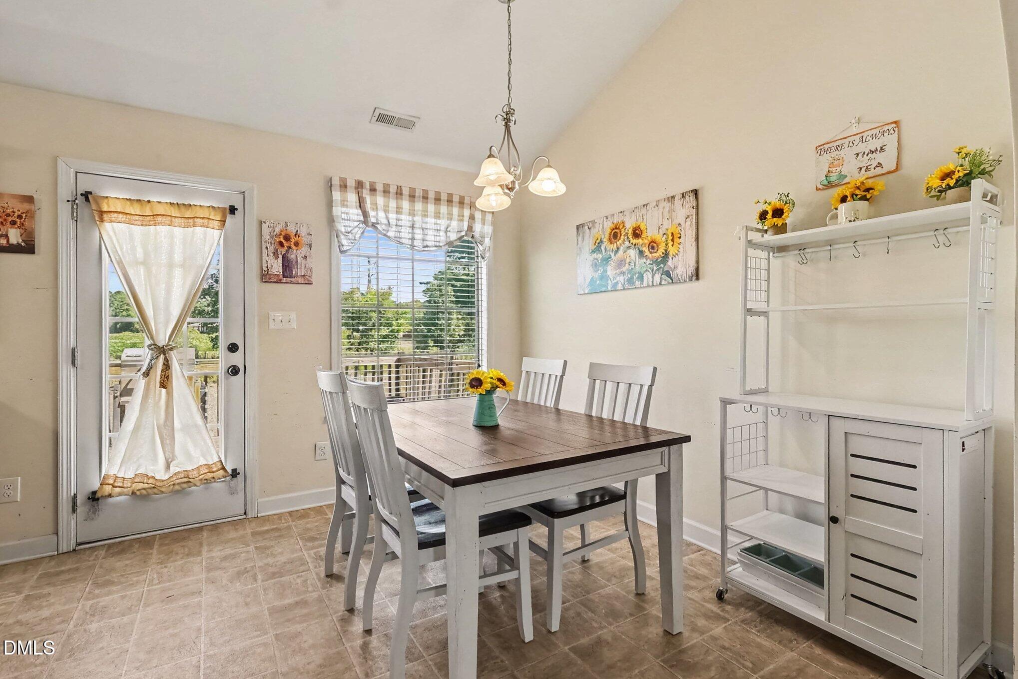 25 Lawrence Court Property Photo 18