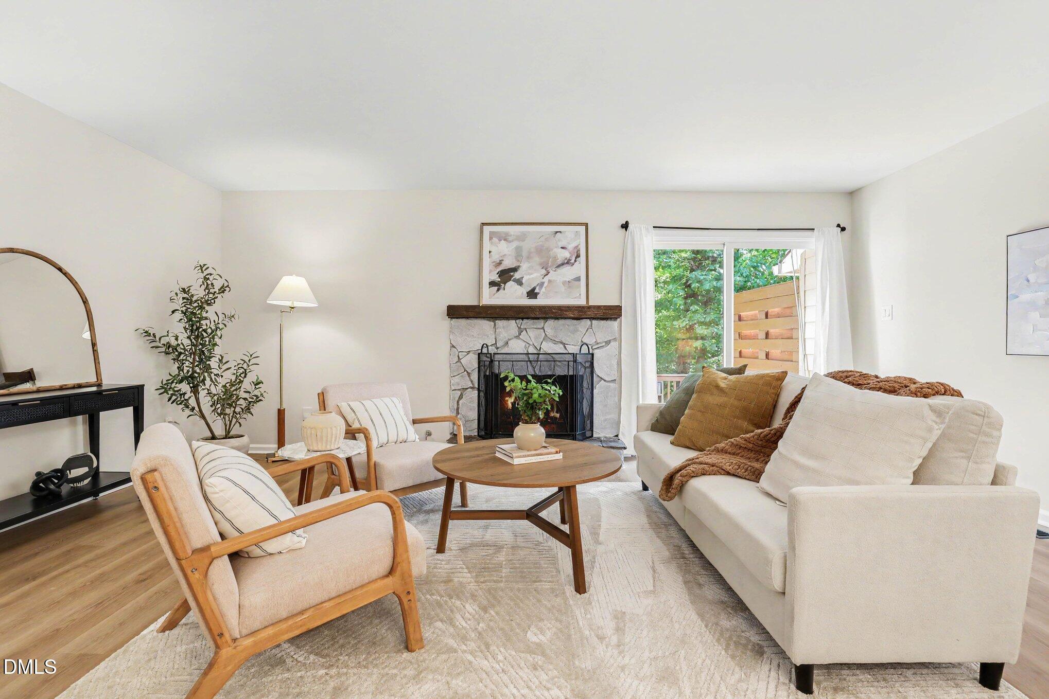 5464 Pine Top Circle Property Photo 3