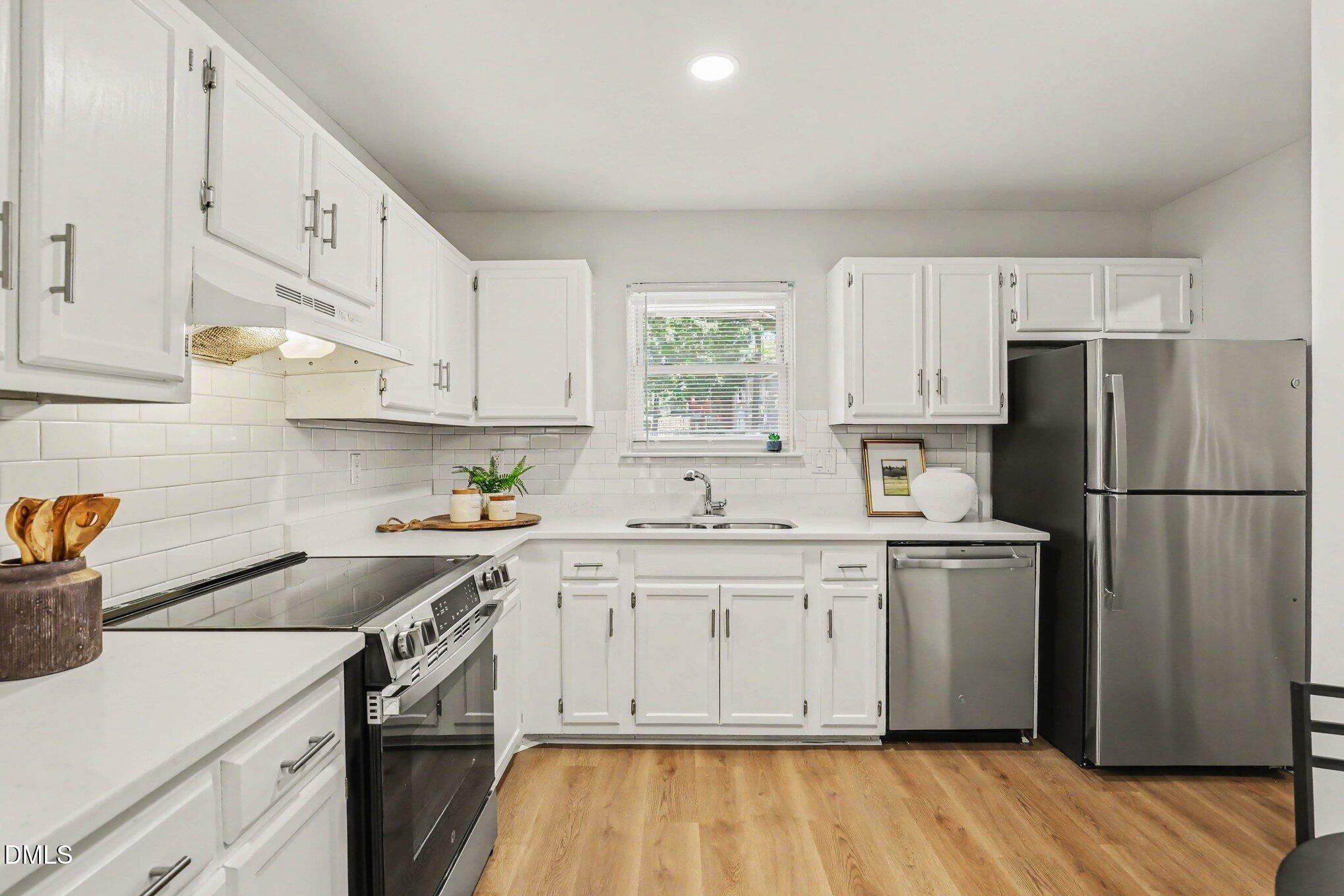 5464 Pine Top Circle Property Photo 5