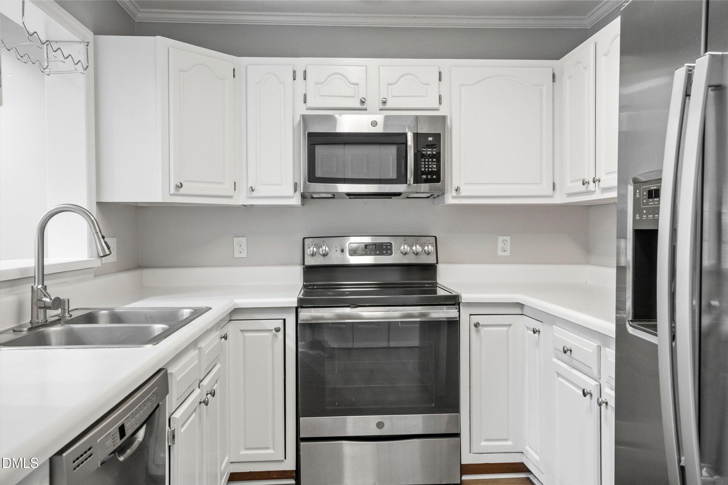 314 Riverwalk Circle Property Photo 4
