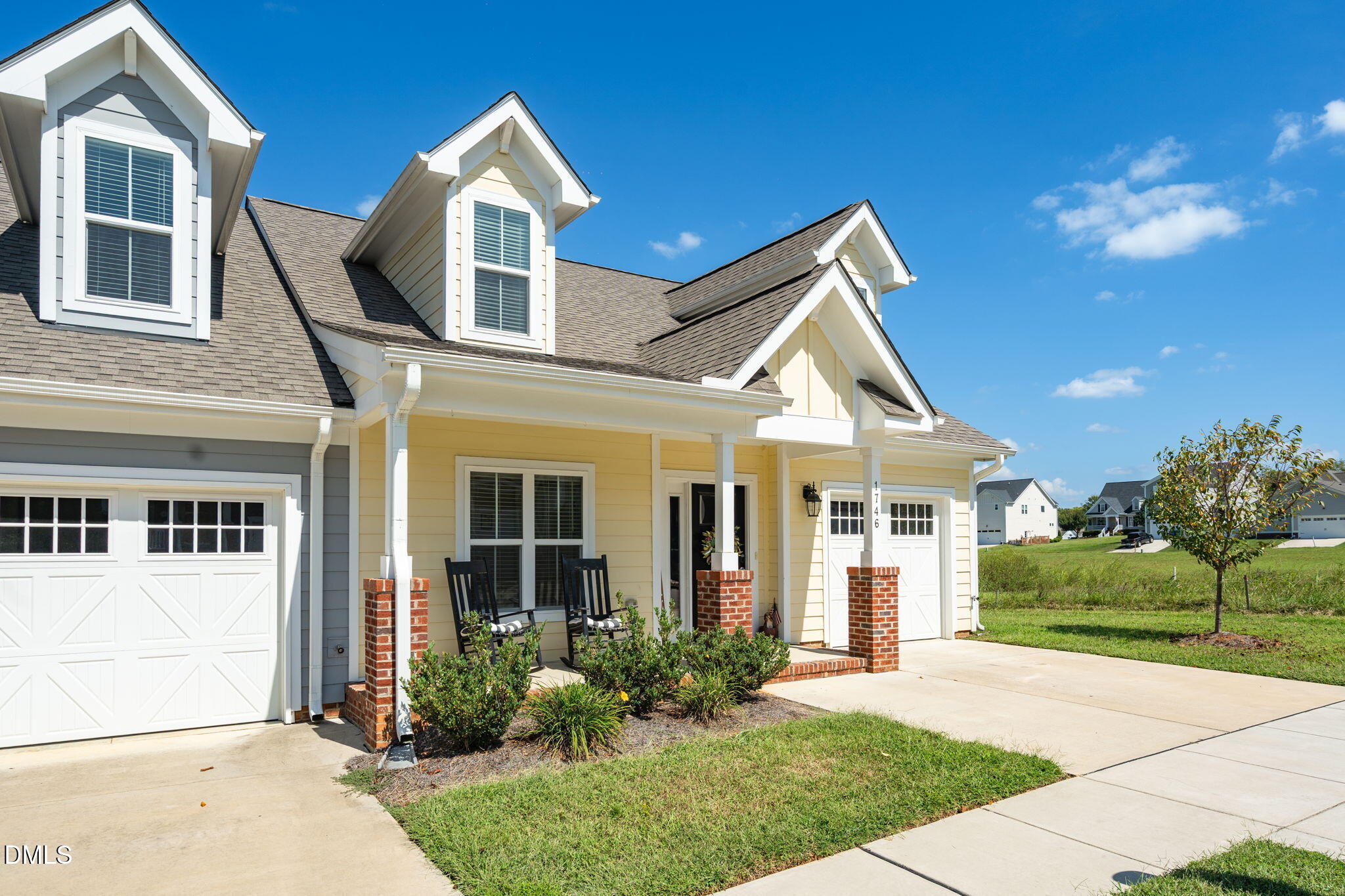 1746 Old Fields Boulevard Property Photo 3