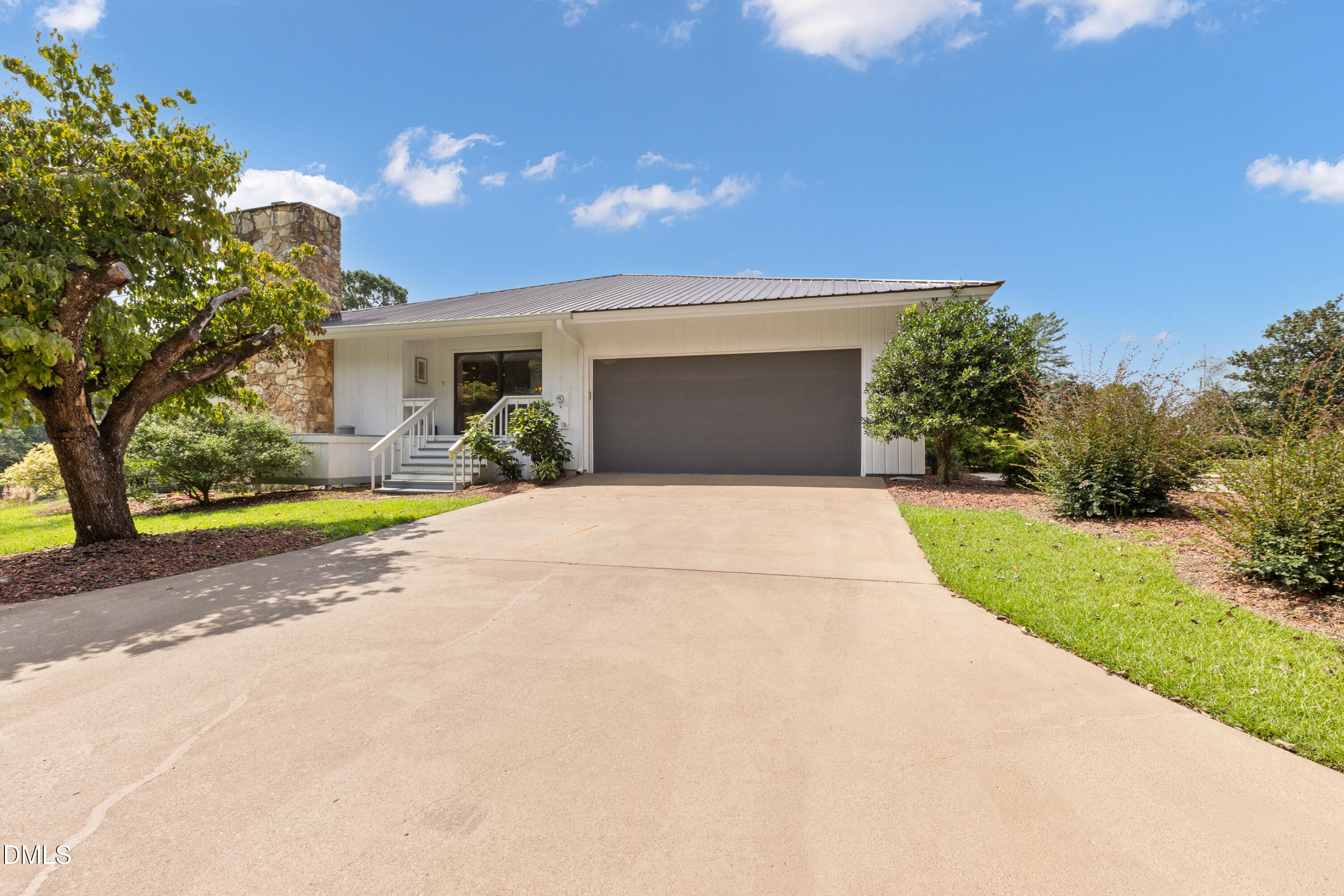 101 Elizabeth Drive Property Photo 6