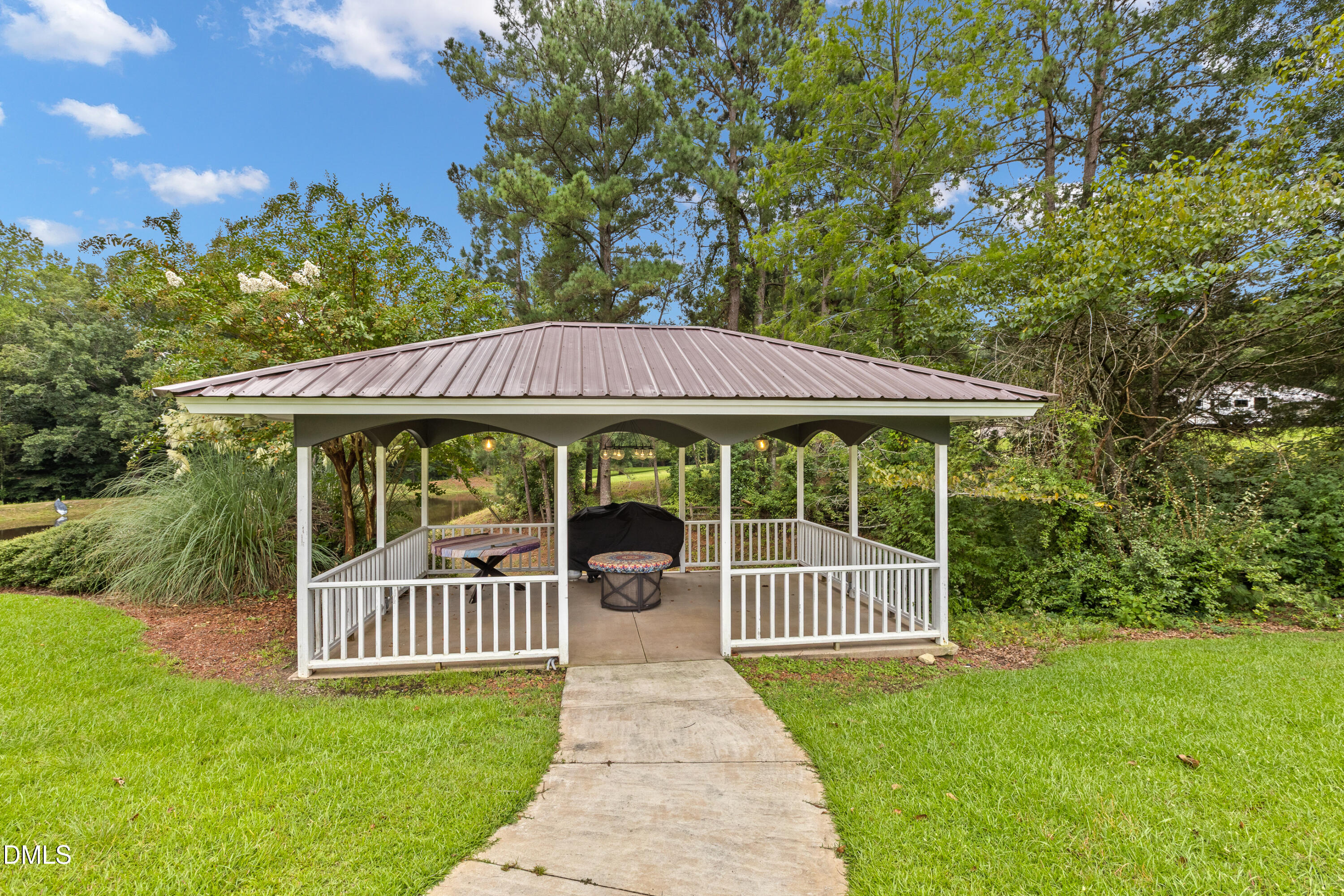 101 Elizabeth Drive Property Photo 14