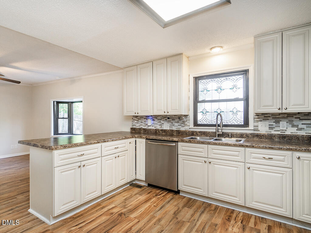 933 Graham Street Property Photo 11