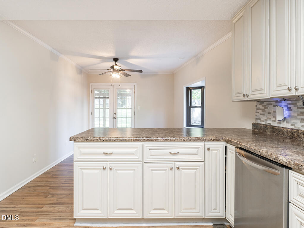 933 Graham Street Property Photo 14