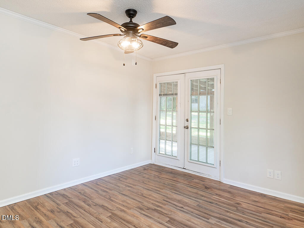 933 Graham Street Property Photo 17