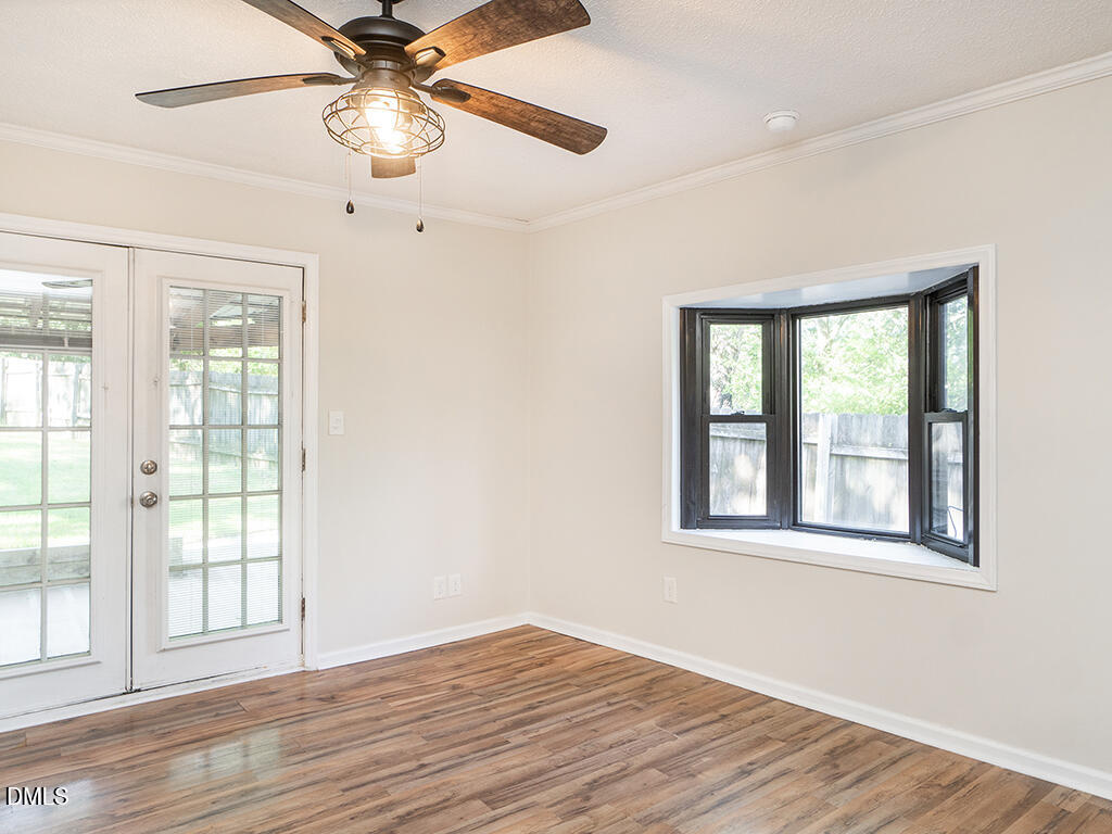 933 Graham Street Property Photo 18