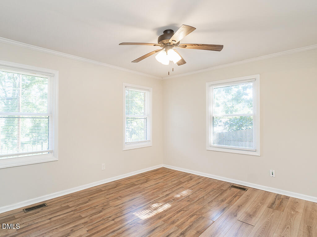 933 Graham Street Property Photo 20
