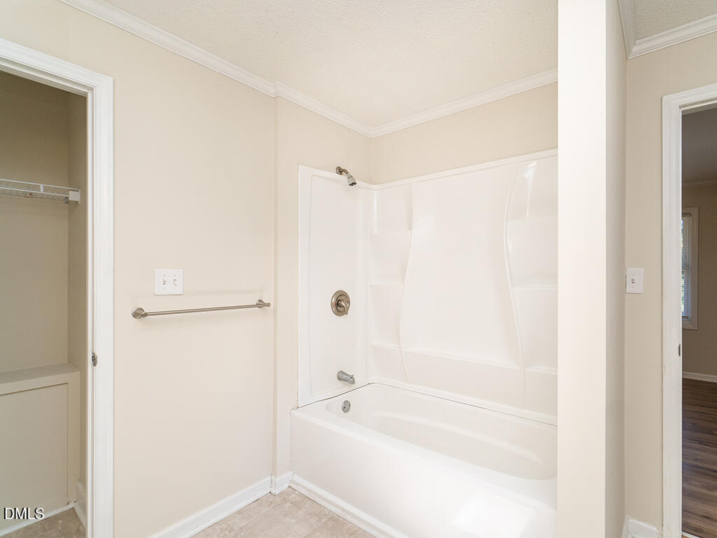 933 Graham Street Property Photo 23