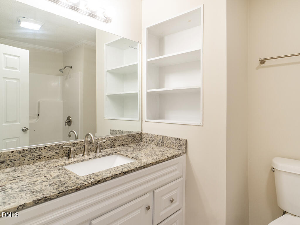 933 Graham Street Property Photo 26