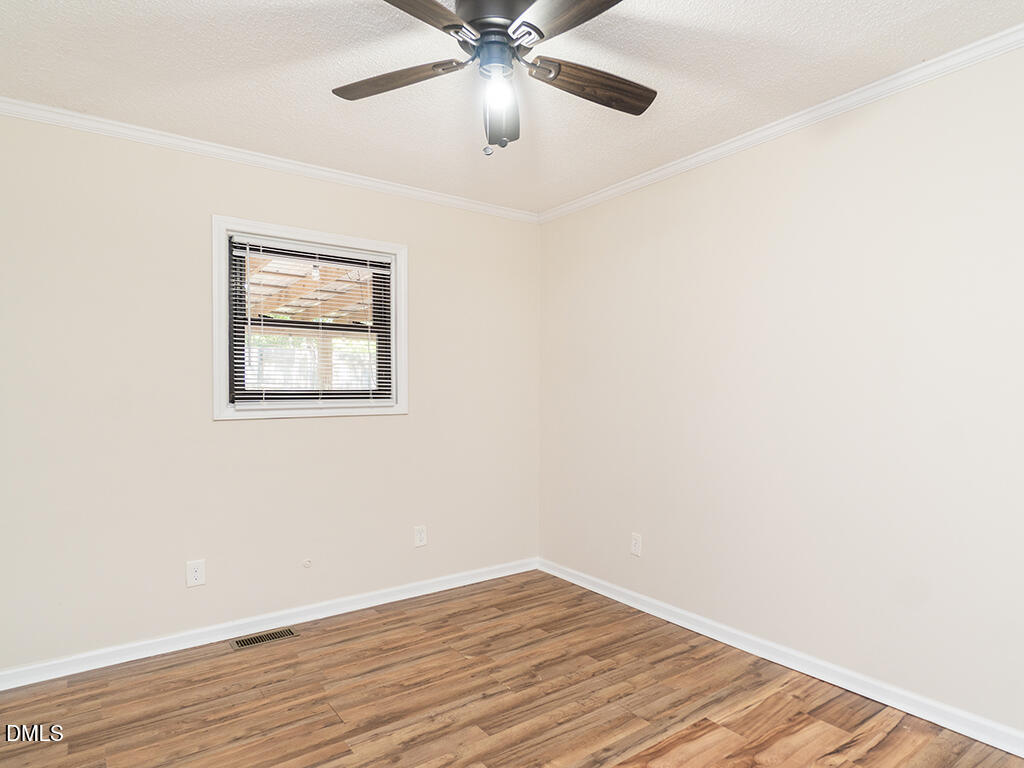 933 Graham Street Property Photo 28