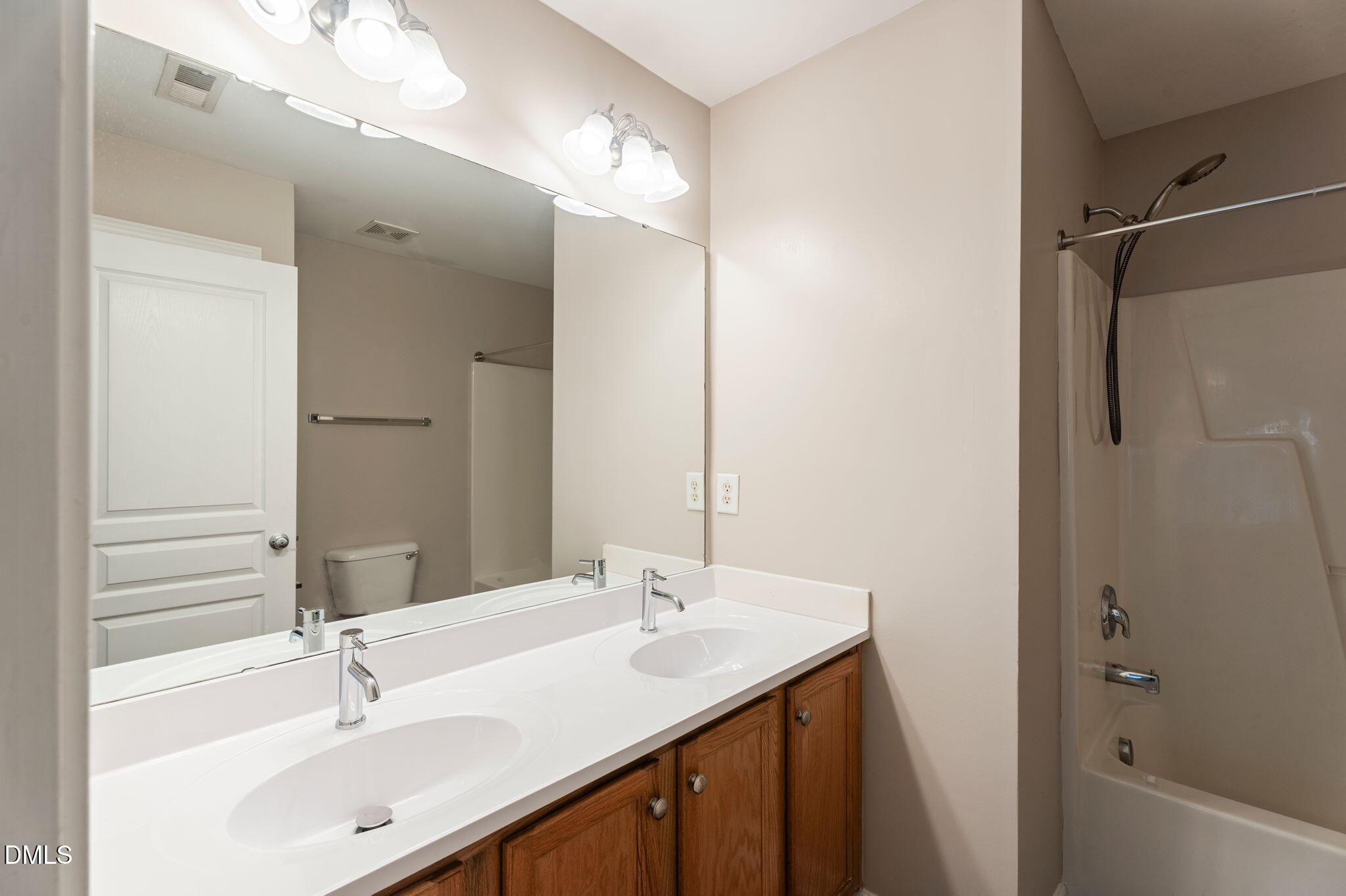 8819 Orchard Grove Way Property Photo 17