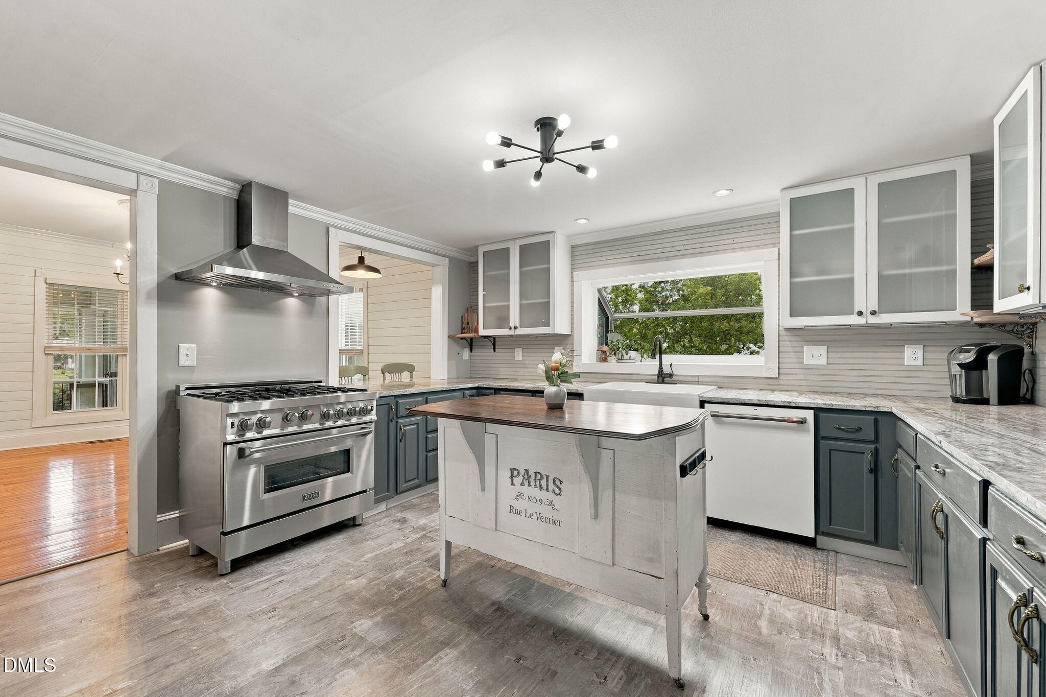 1406 E Main Street Property Photo 8