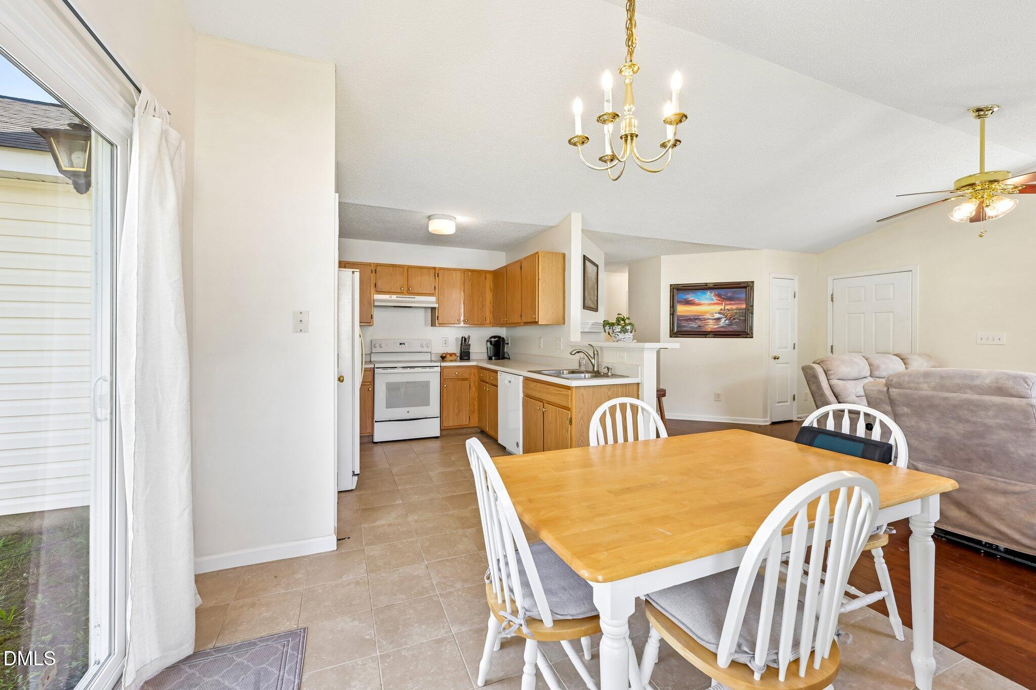 4841 Silverdene Street Property Photo 8
