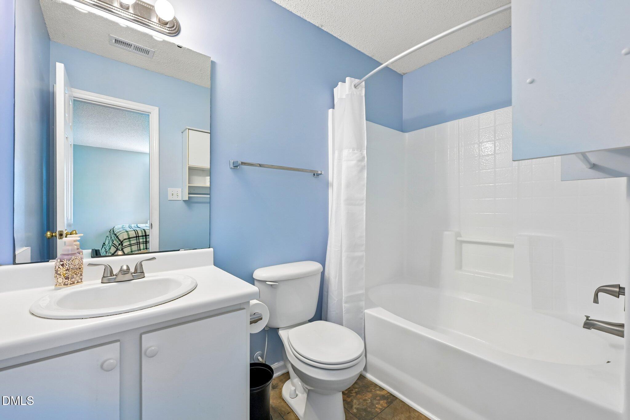 4841 Silverdene Street Property Photo 15