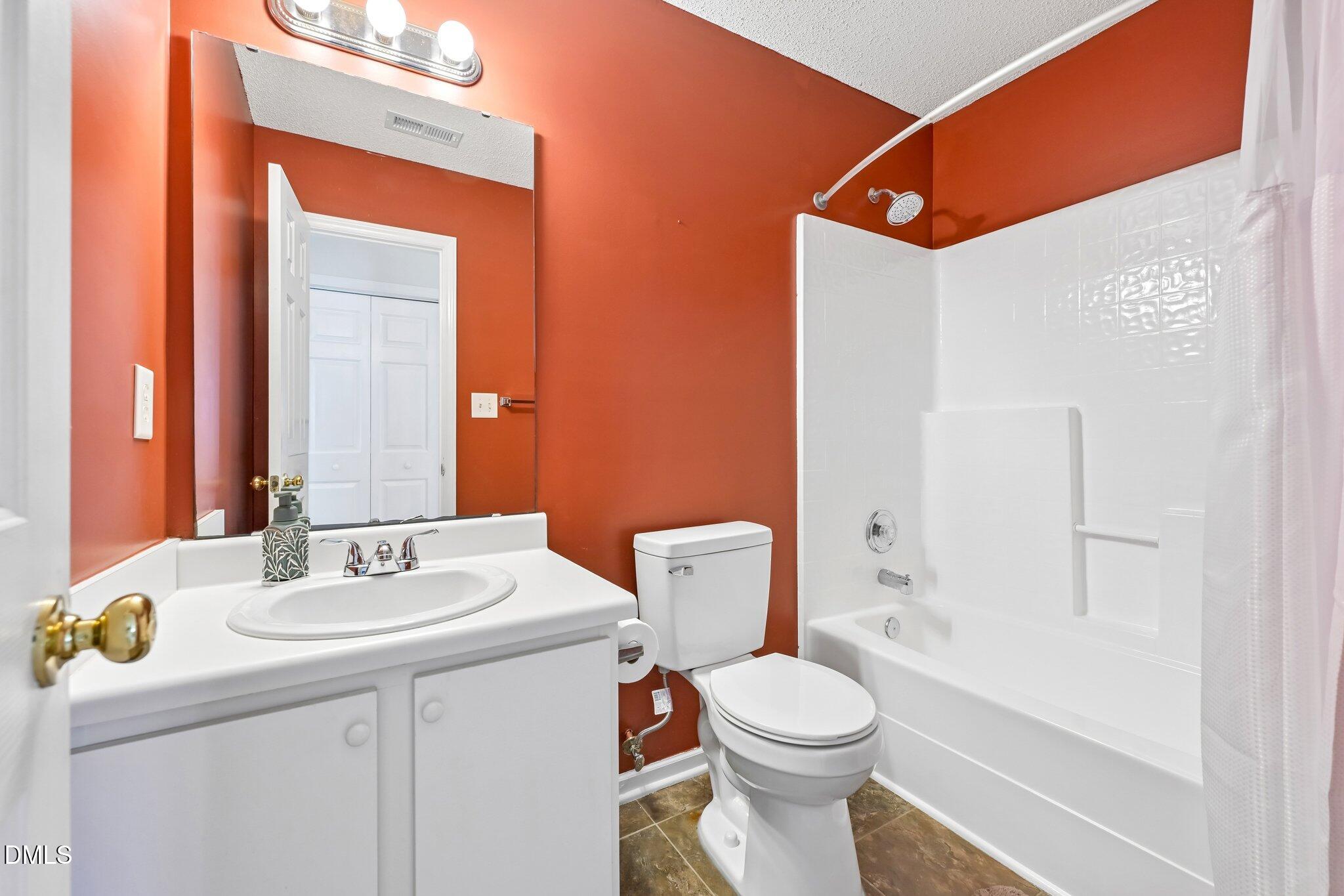 4841 Silverdene Street Property Photo 17