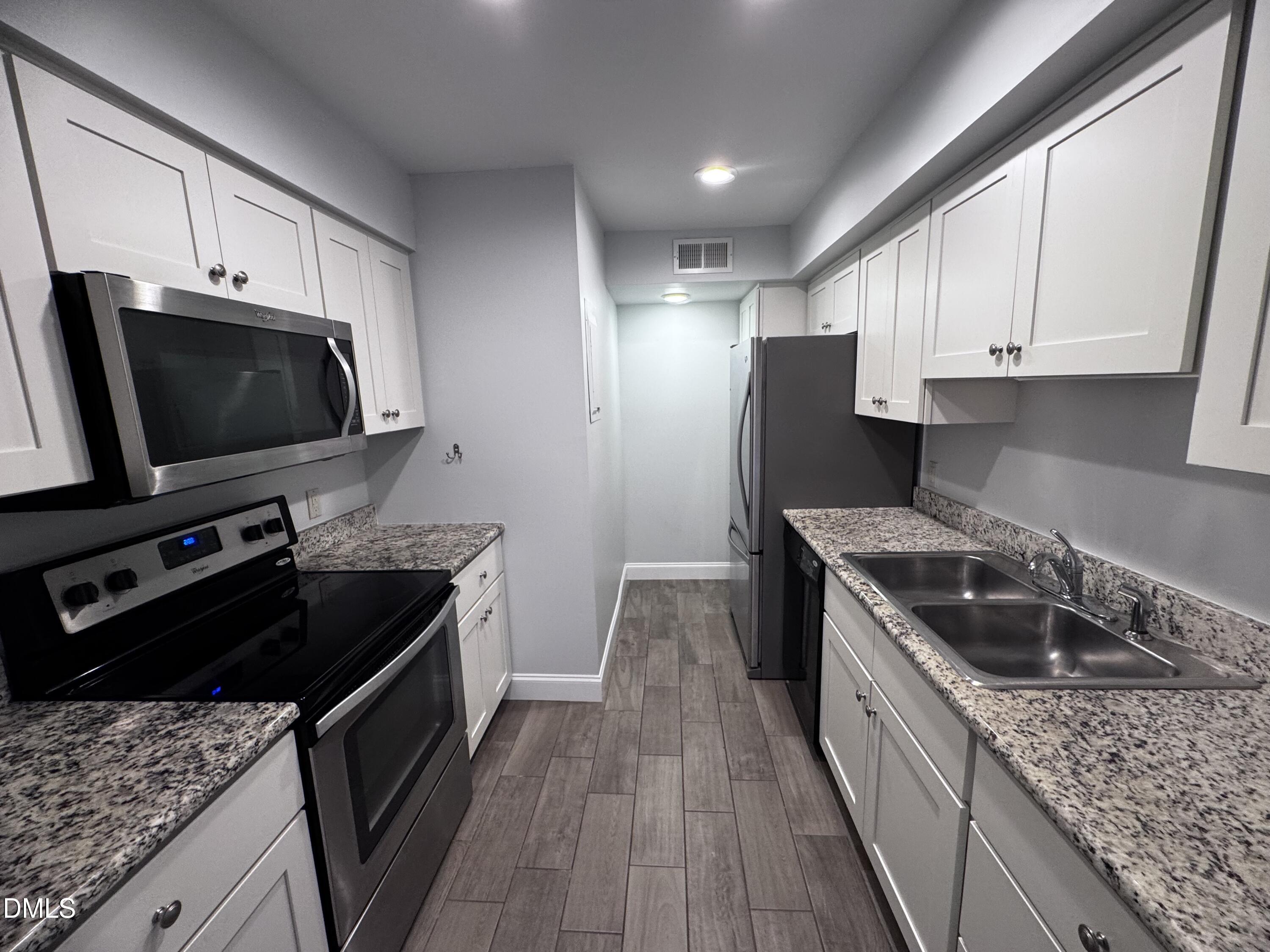 1238 Teakwood Place Property Photo 2