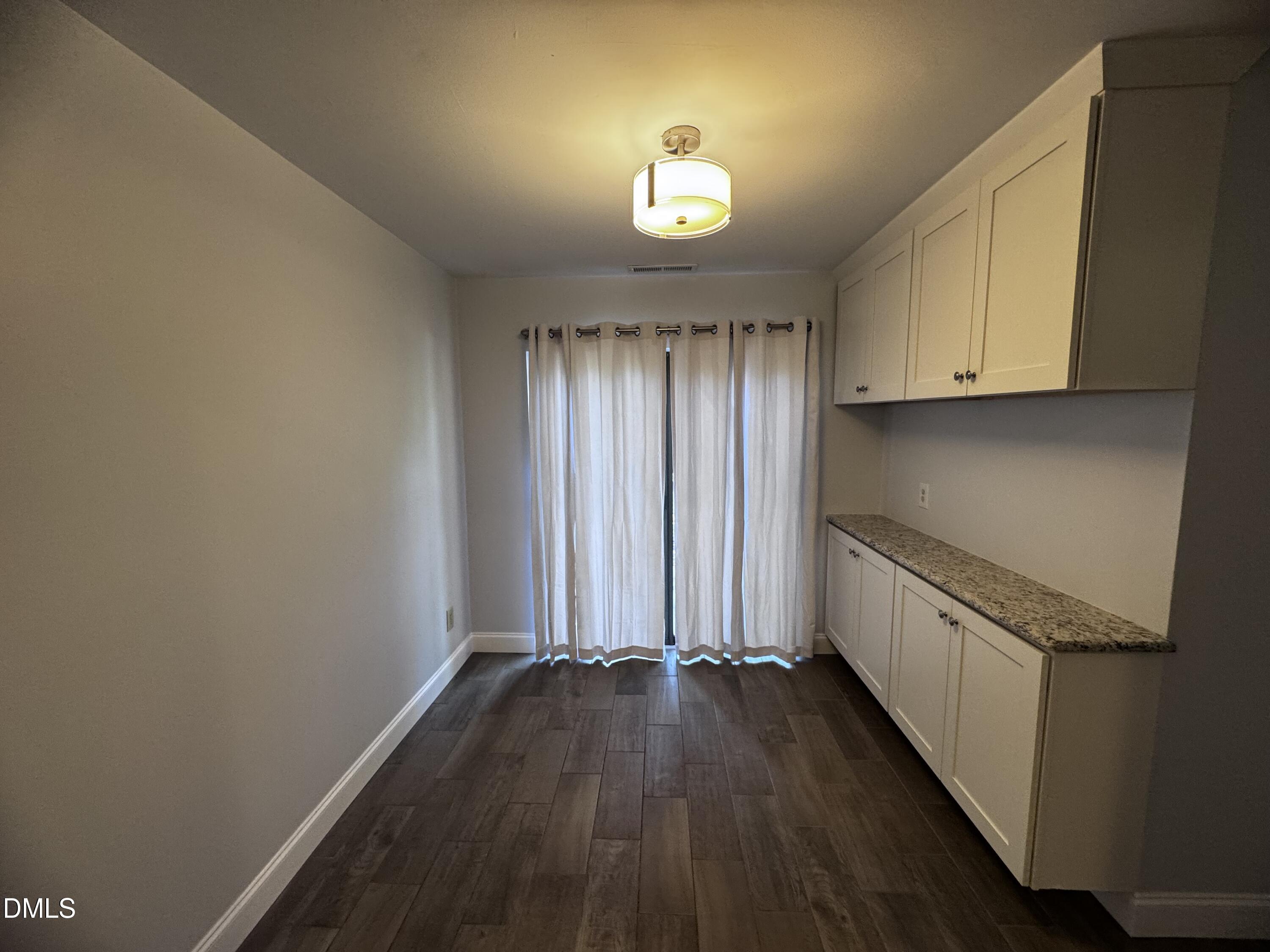 1238 Teakwood Place Property Photo 4