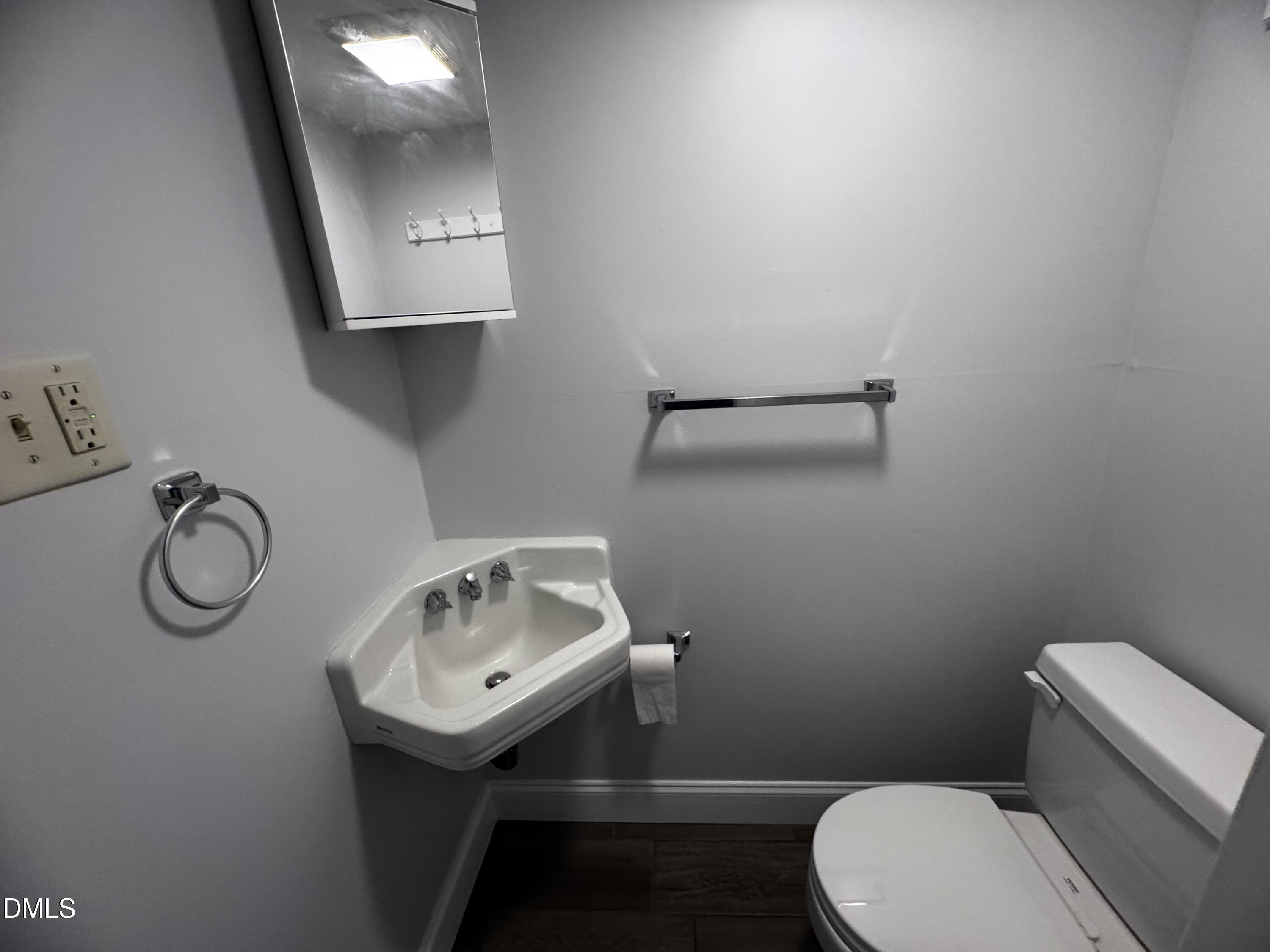 1238 Teakwood Place Property Photo 9
