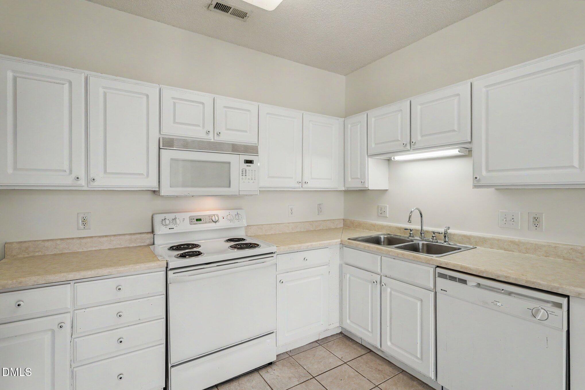 2521 Friedland Place Property Photo 6