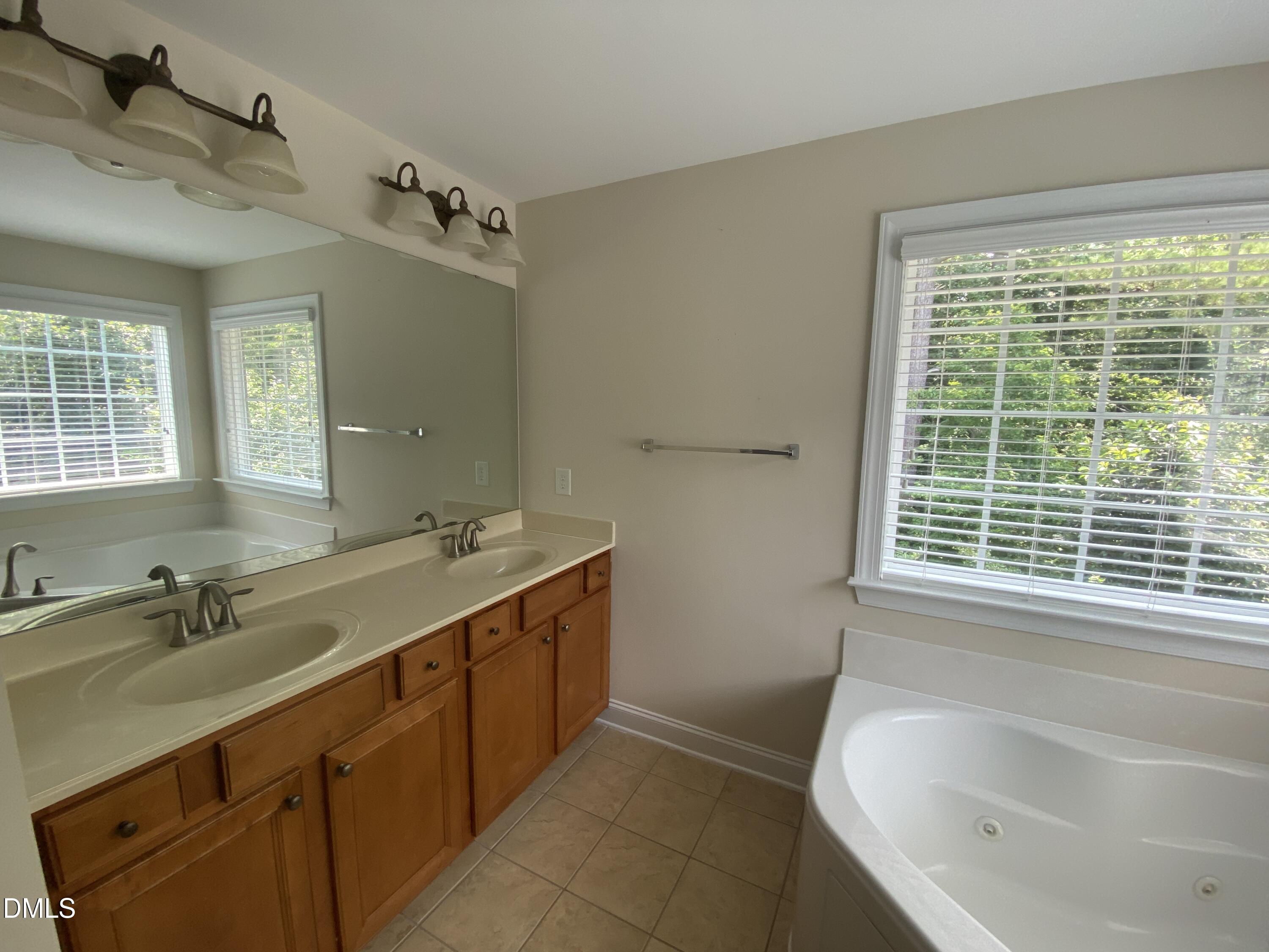 125 Quarryrock Road Property Photo 2