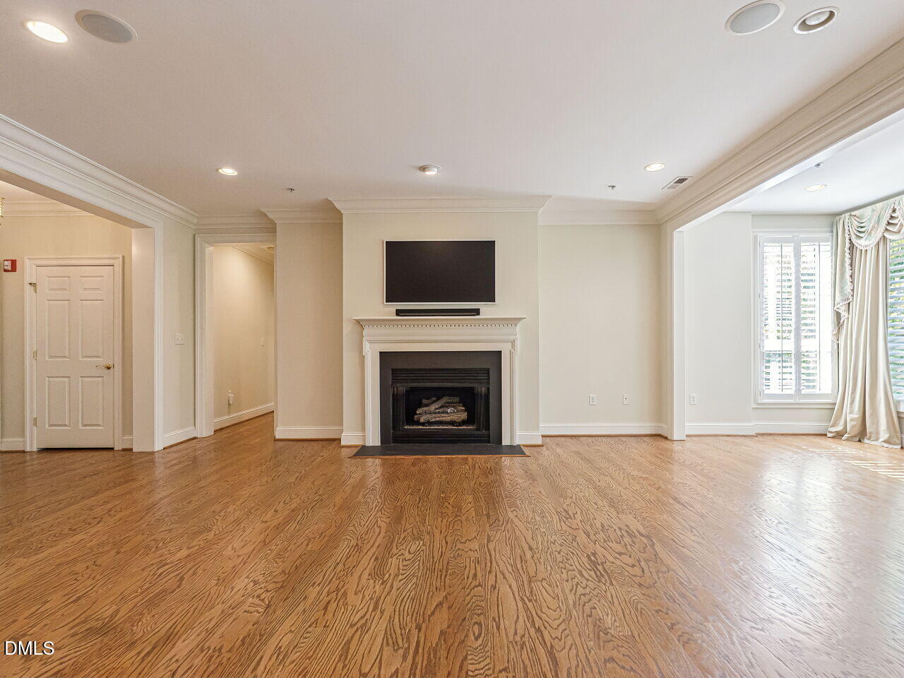 2701 Glenwood Gardens Lane 208 Property Photo 5
