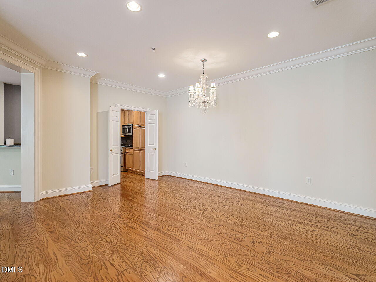 2701 Glenwood Gardens Lane 208 Property Photo 8