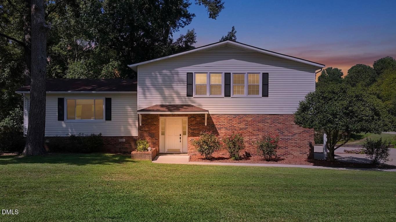 1013 Lakeview Drive Property Photo 1