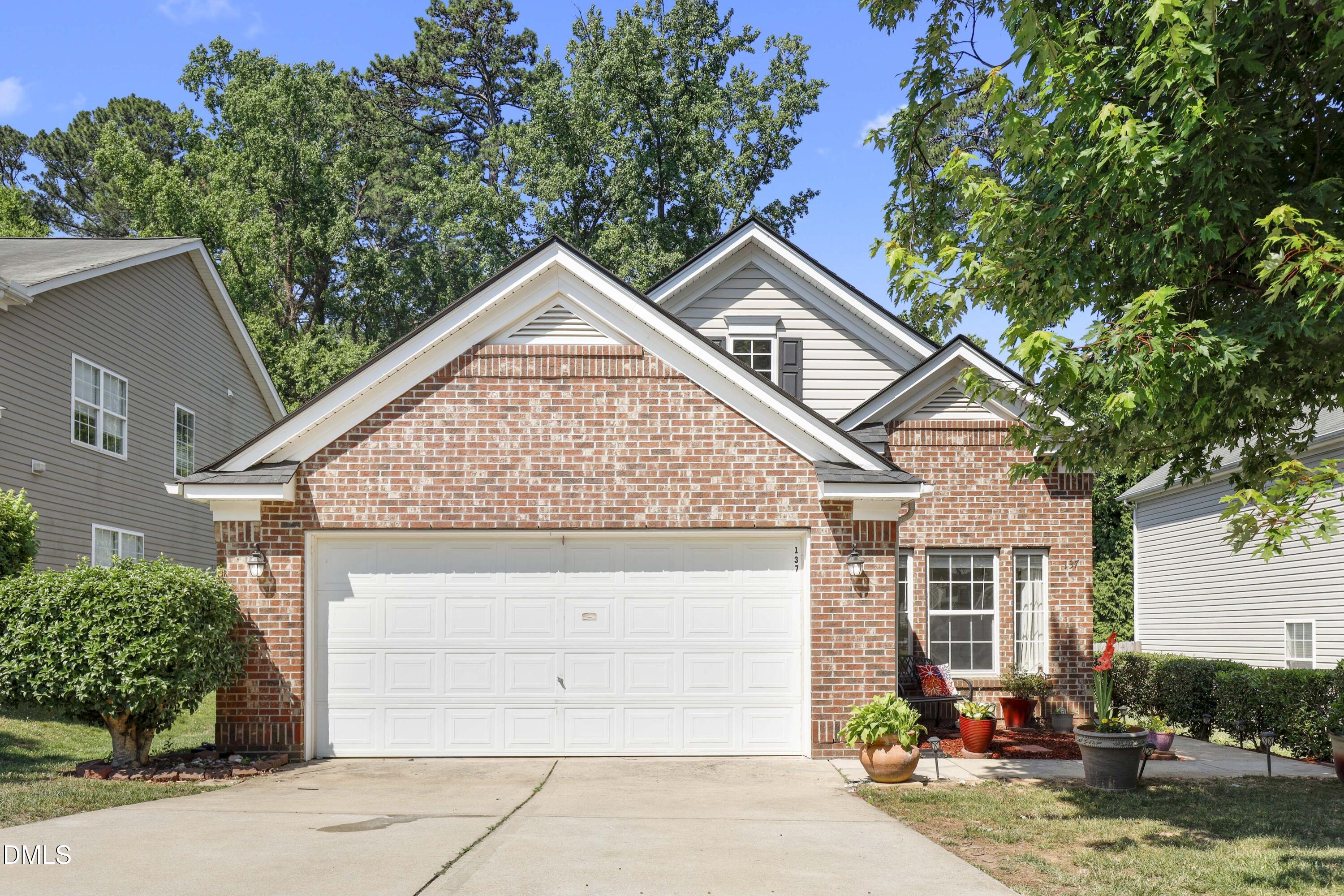 137 Georgetowne Drive Property Photo 1