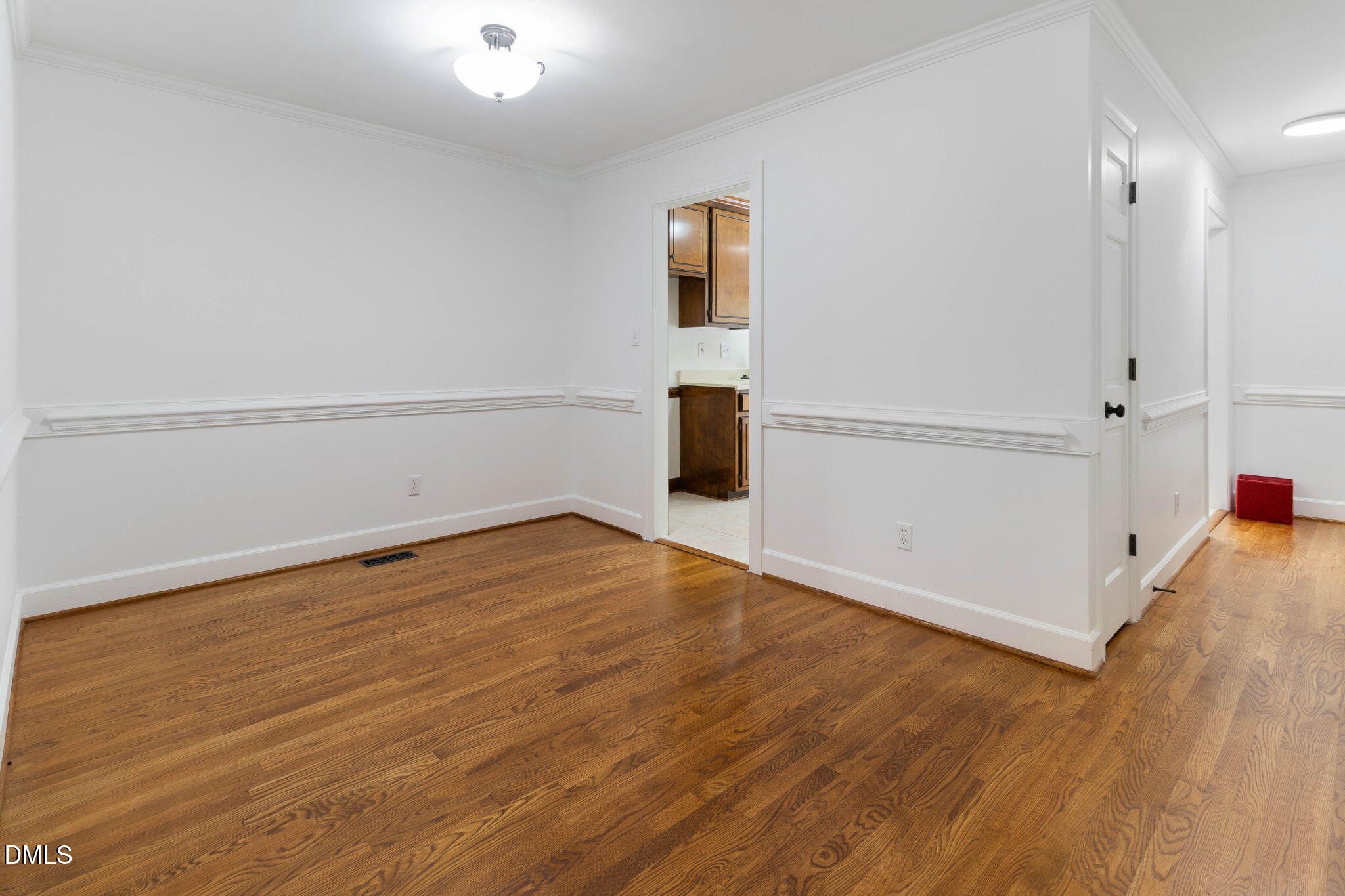 143 Hedgerow Court Property Photo 4