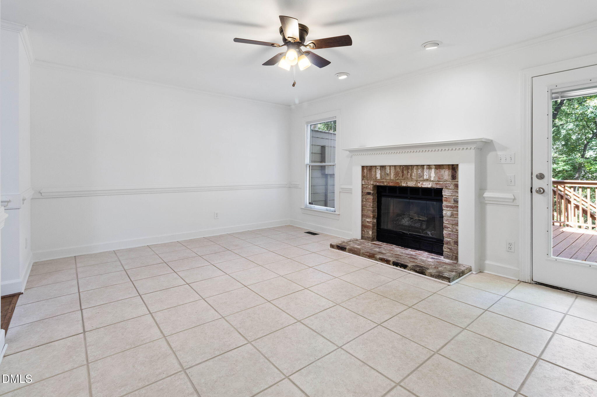 143 Hedgerow Court Property Photo 7