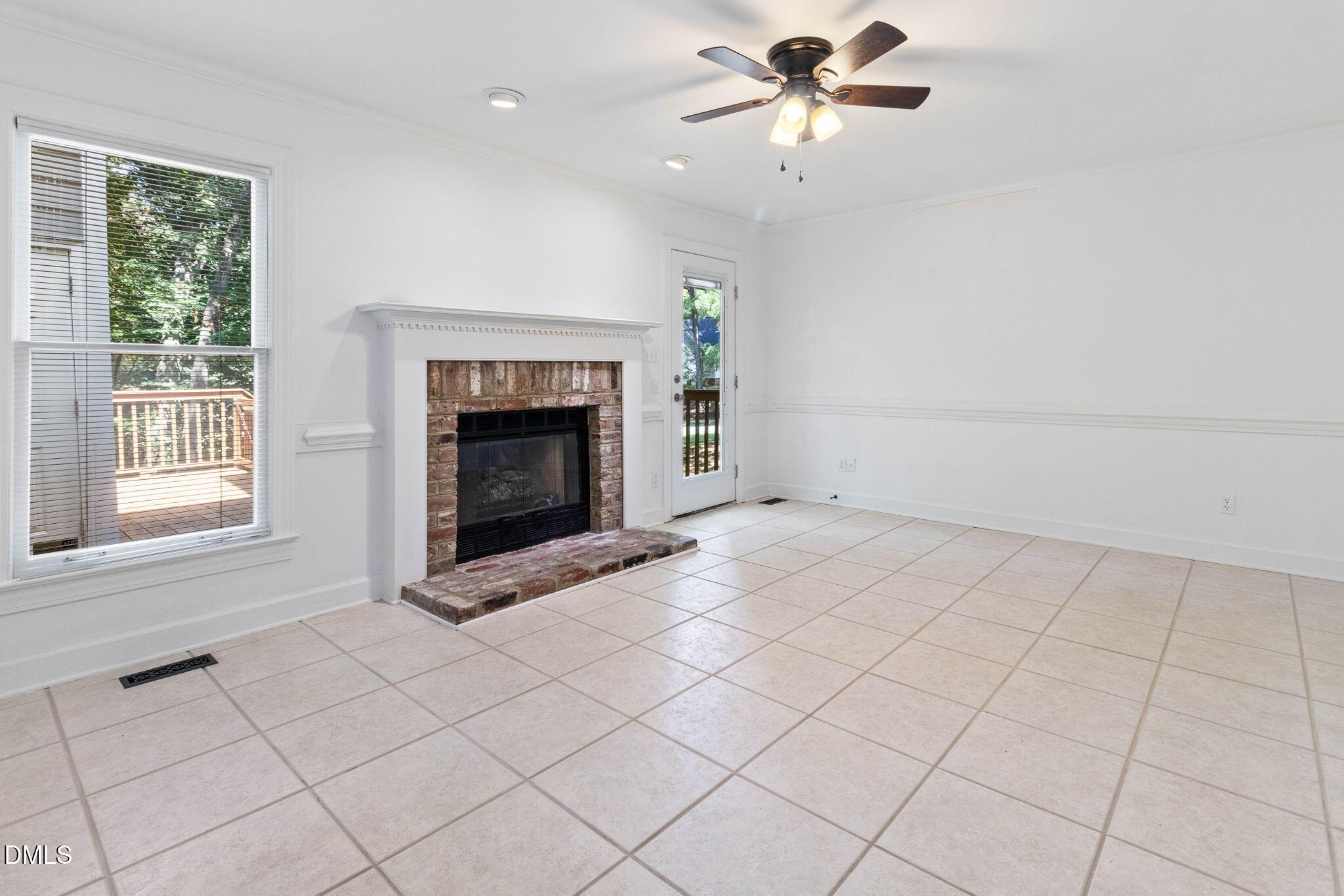 143 Hedgerow Court Property Photo 8