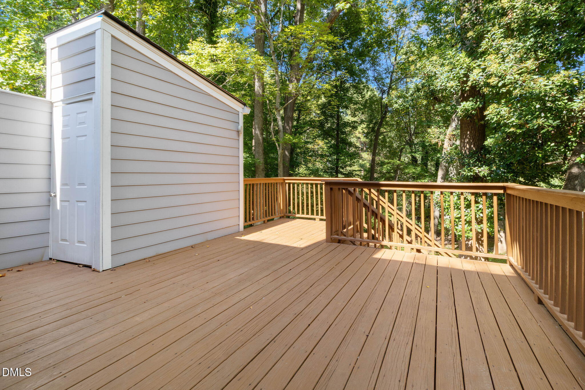 143 Hedgerow Court Property Photo 9