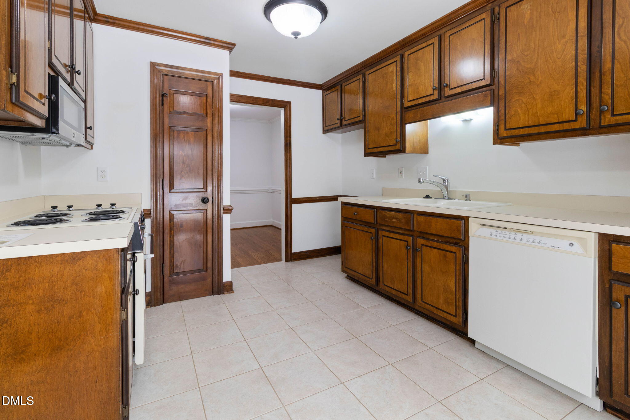 143 Hedgerow Court Property Photo 11