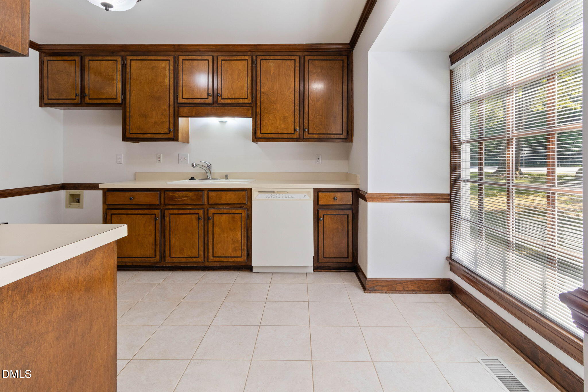 143 Hedgerow Court Property Photo 12