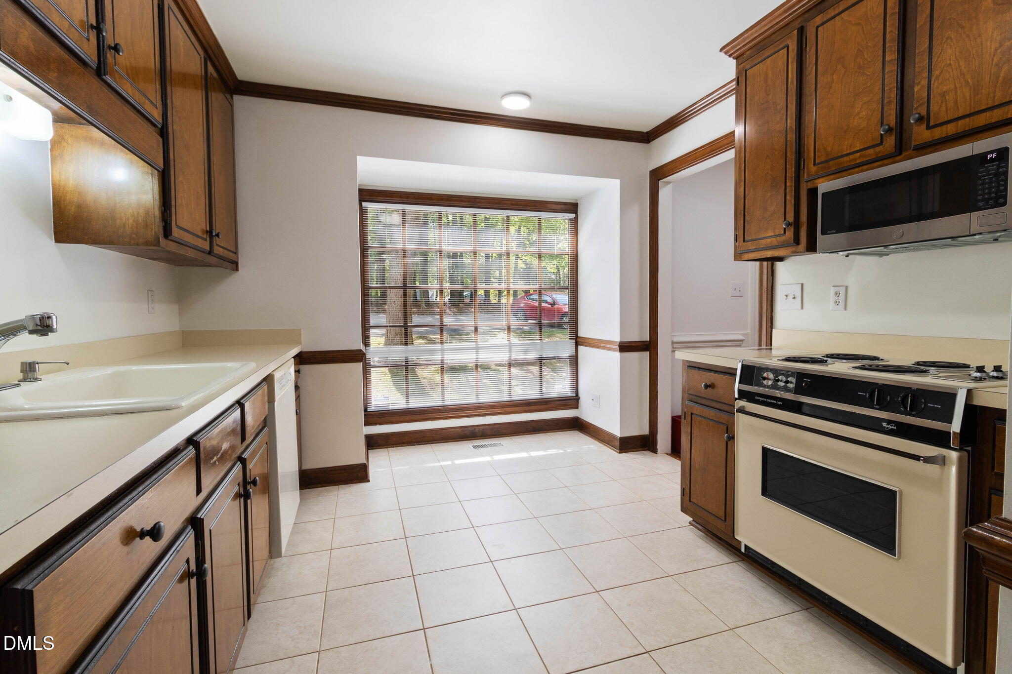 143 Hedgerow Court Property Photo 13
