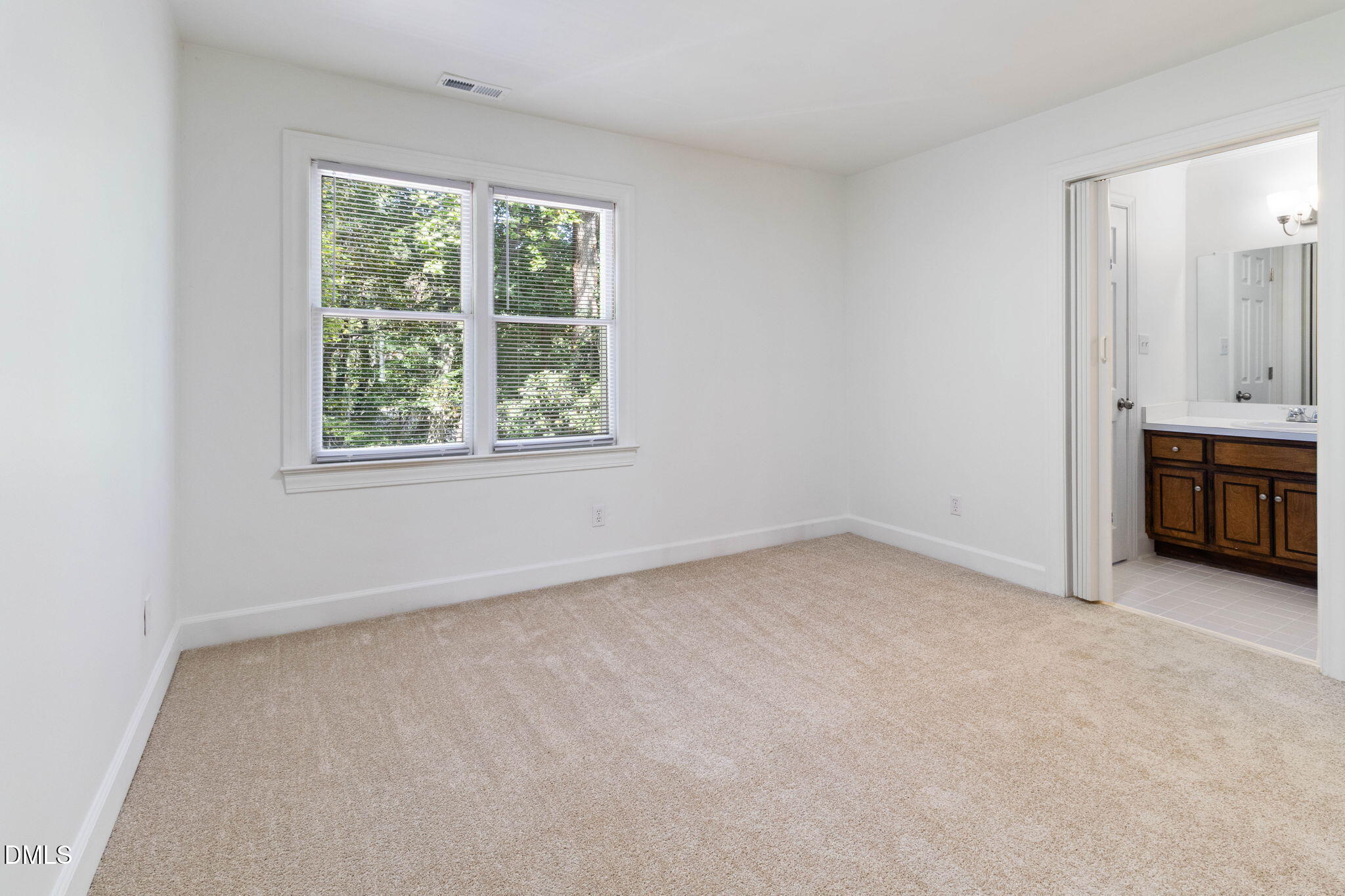 143 Hedgerow Court Property Photo 17