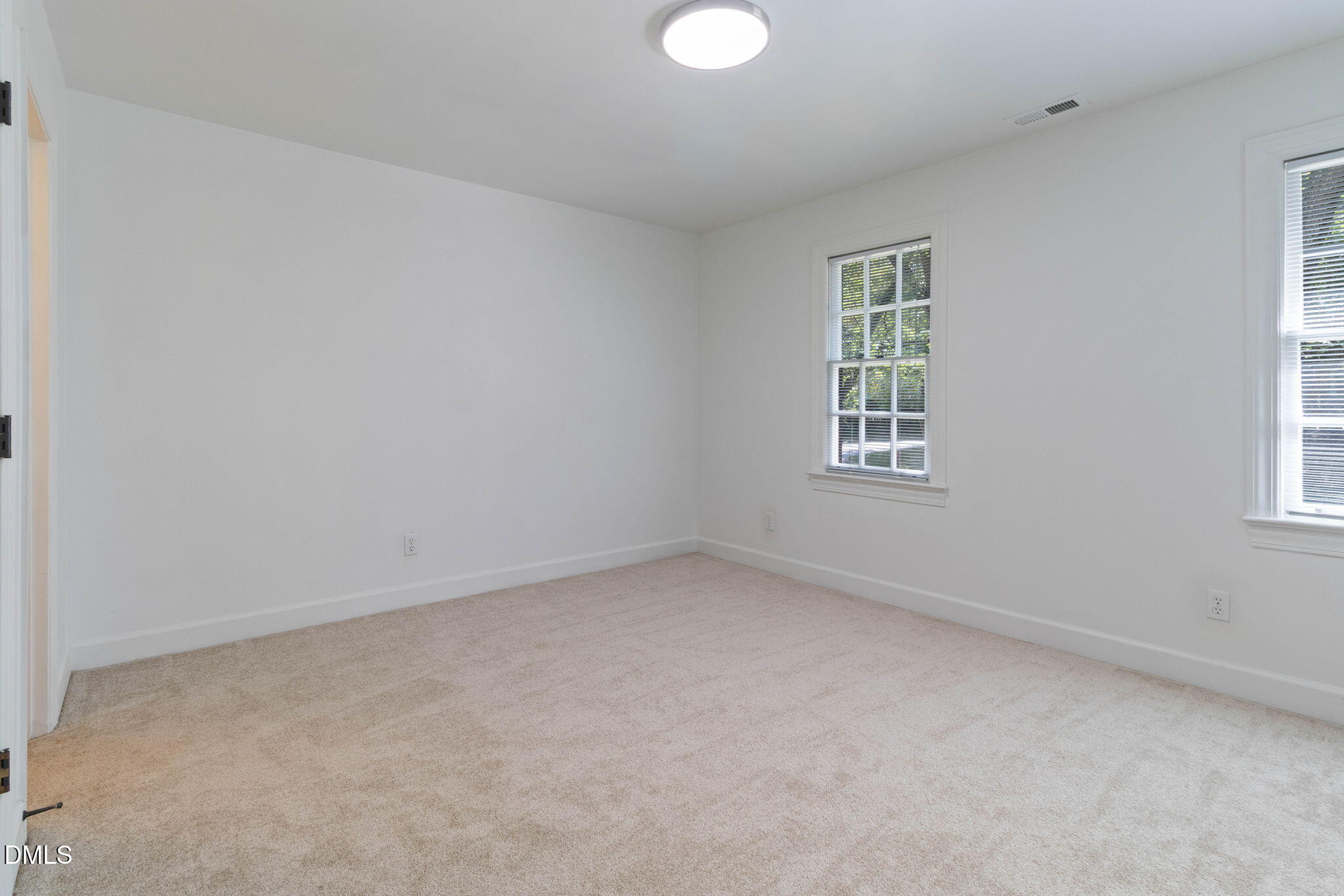 143 Hedgerow Court Property Photo 24