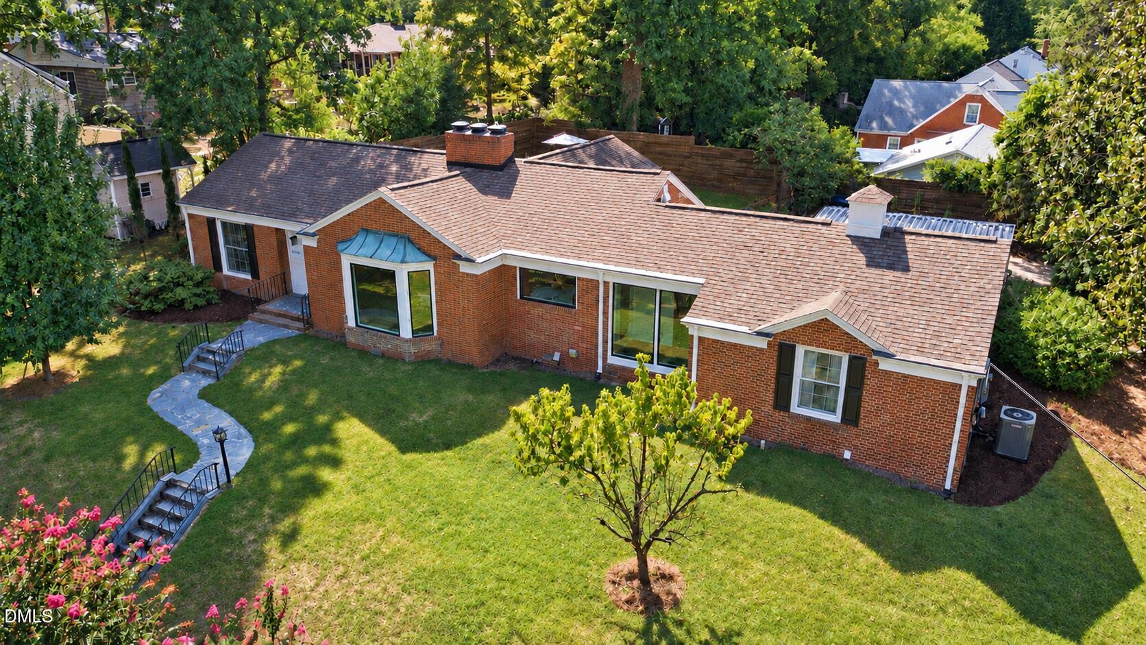 1517 Edgevale Road Property Photo 2
