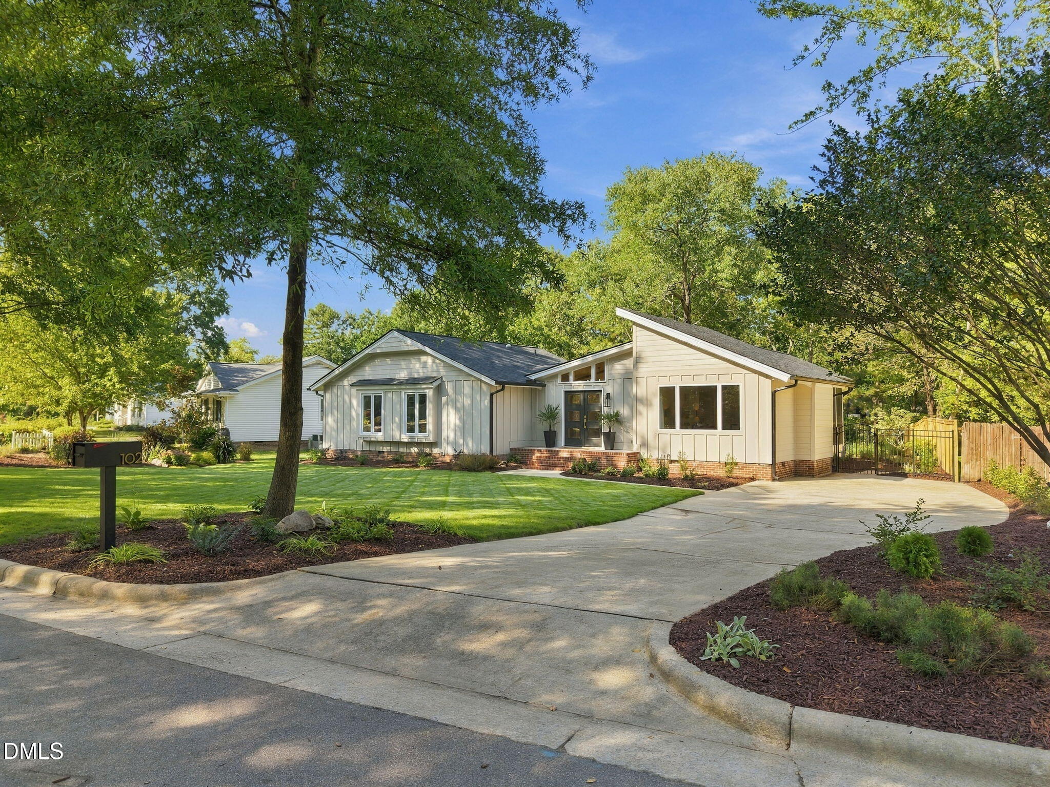 102 Coronado Way Property Photo 3