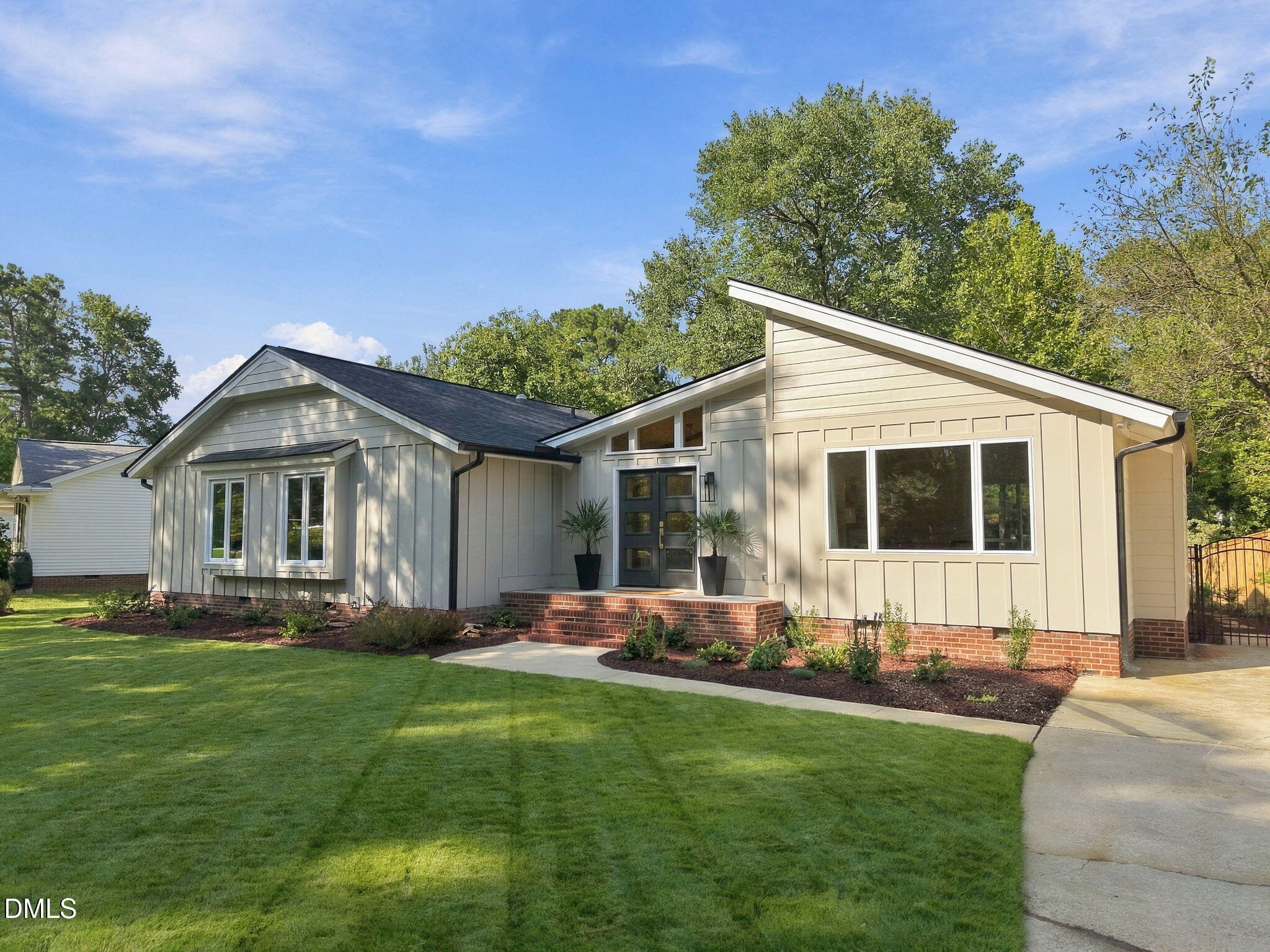 102 Coronado Way Property Photo 4