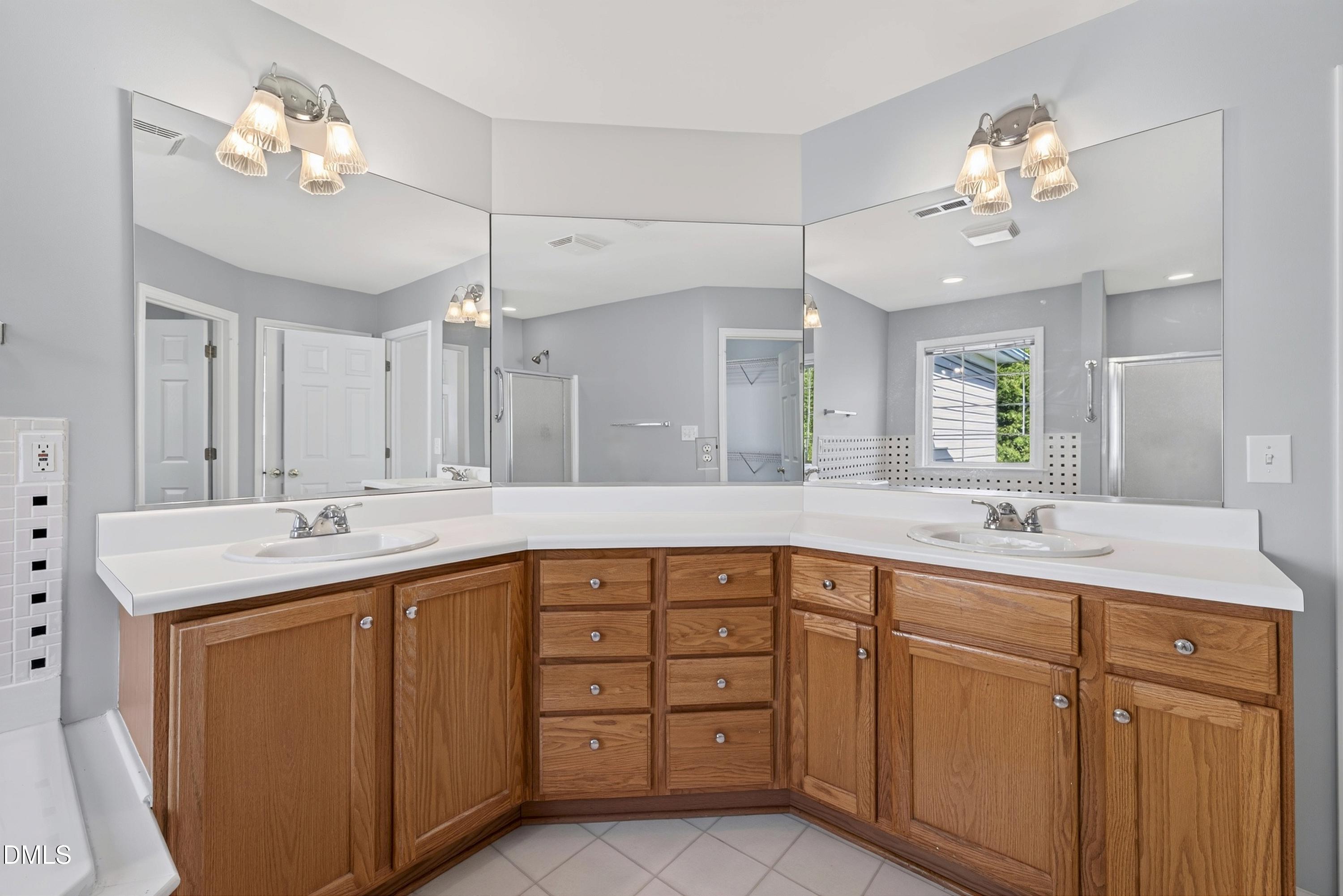 2633 Trailwood Hills Drive Property Photo 40