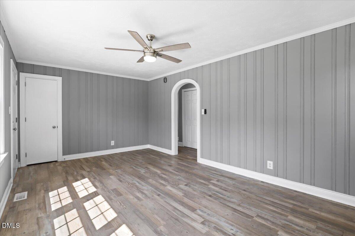 818 Long Avenue Property Photo 7