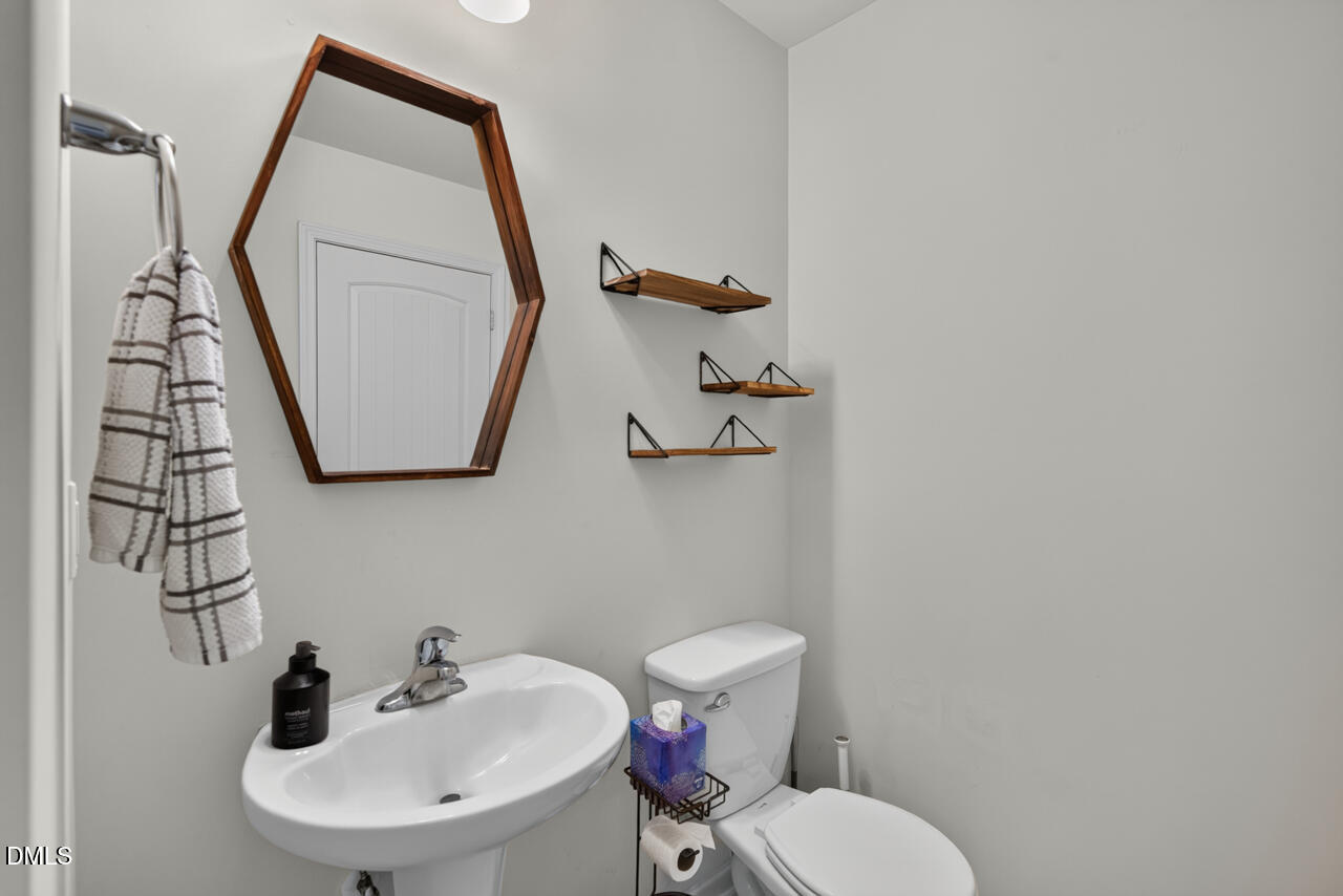 888 Saratoga Drive Property Photo 15